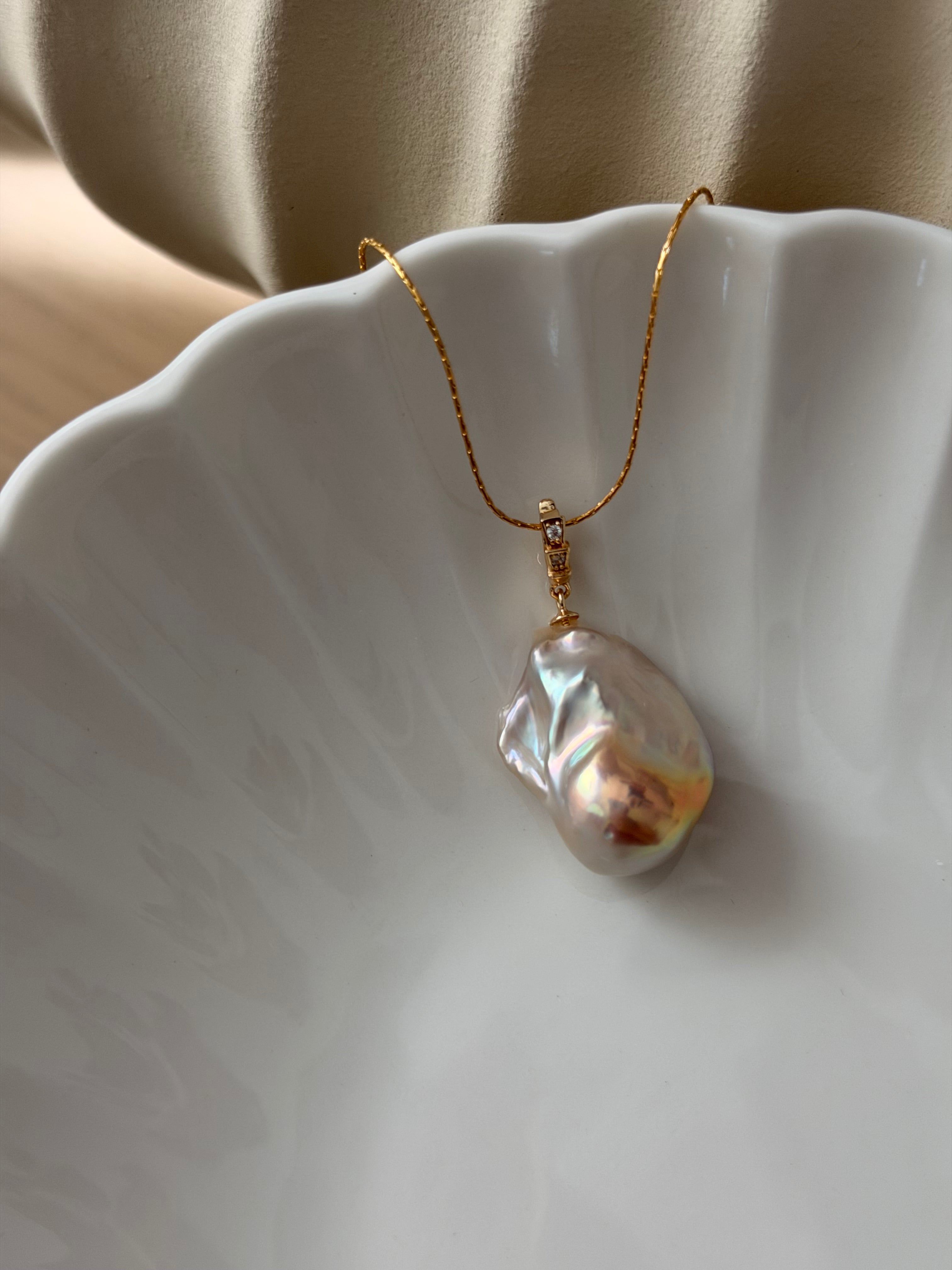 Alba Necklace