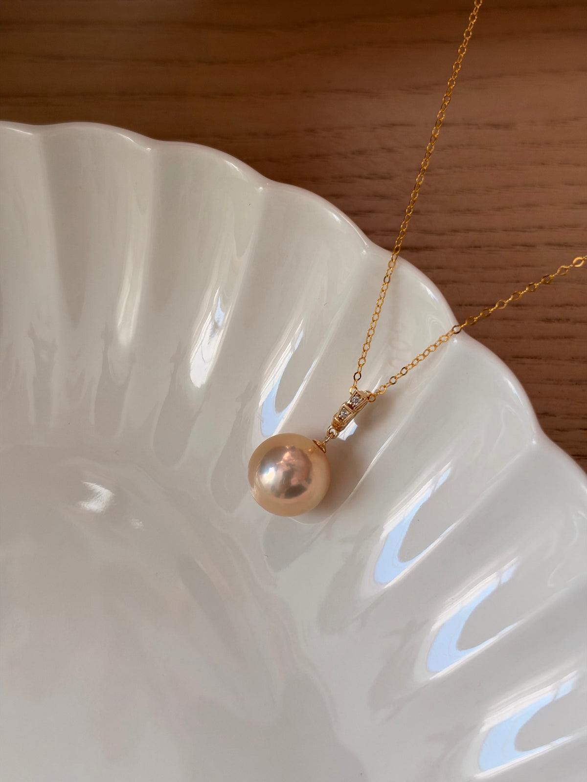 Nira Necklace — Round