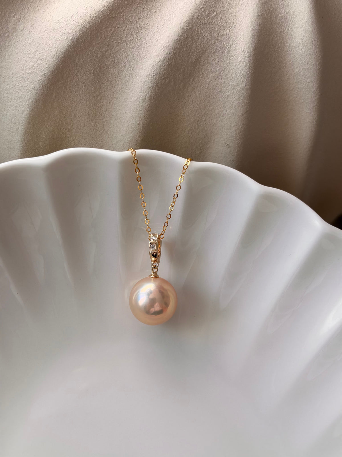 Nira Necklace — Round
