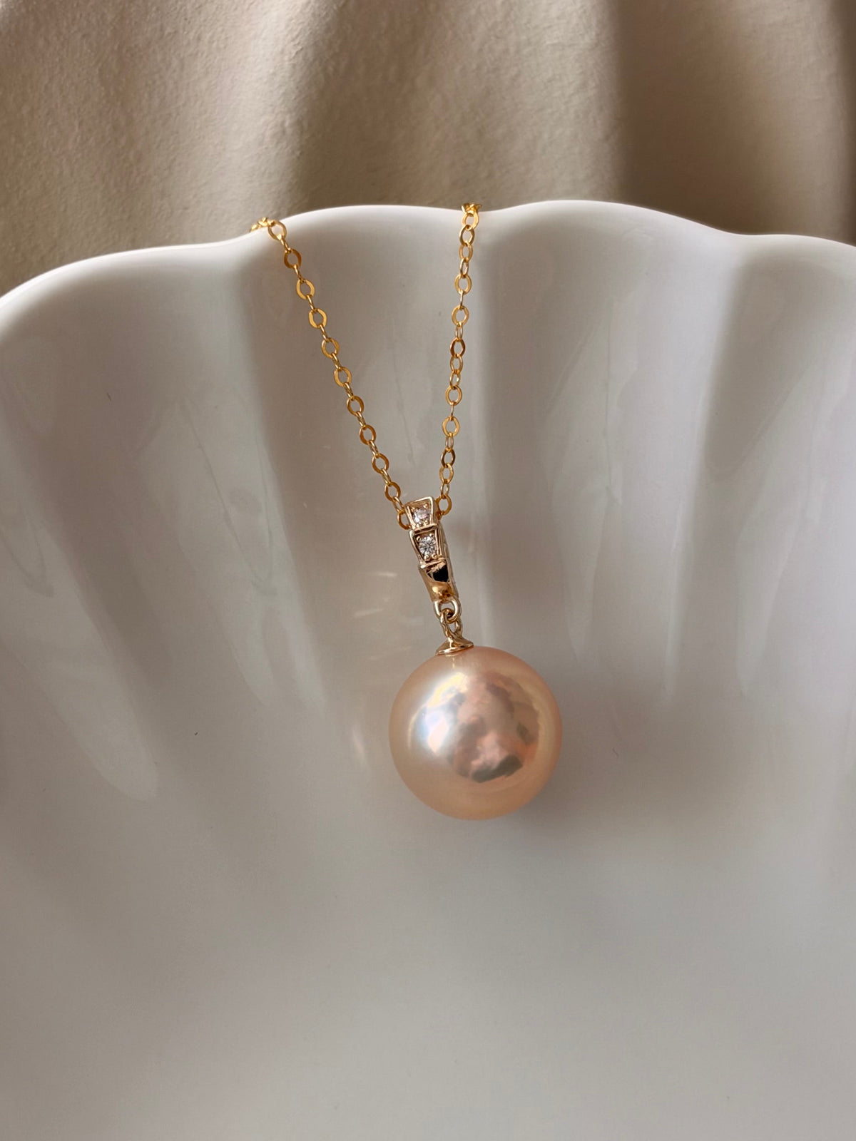 Nira Necklace — Round