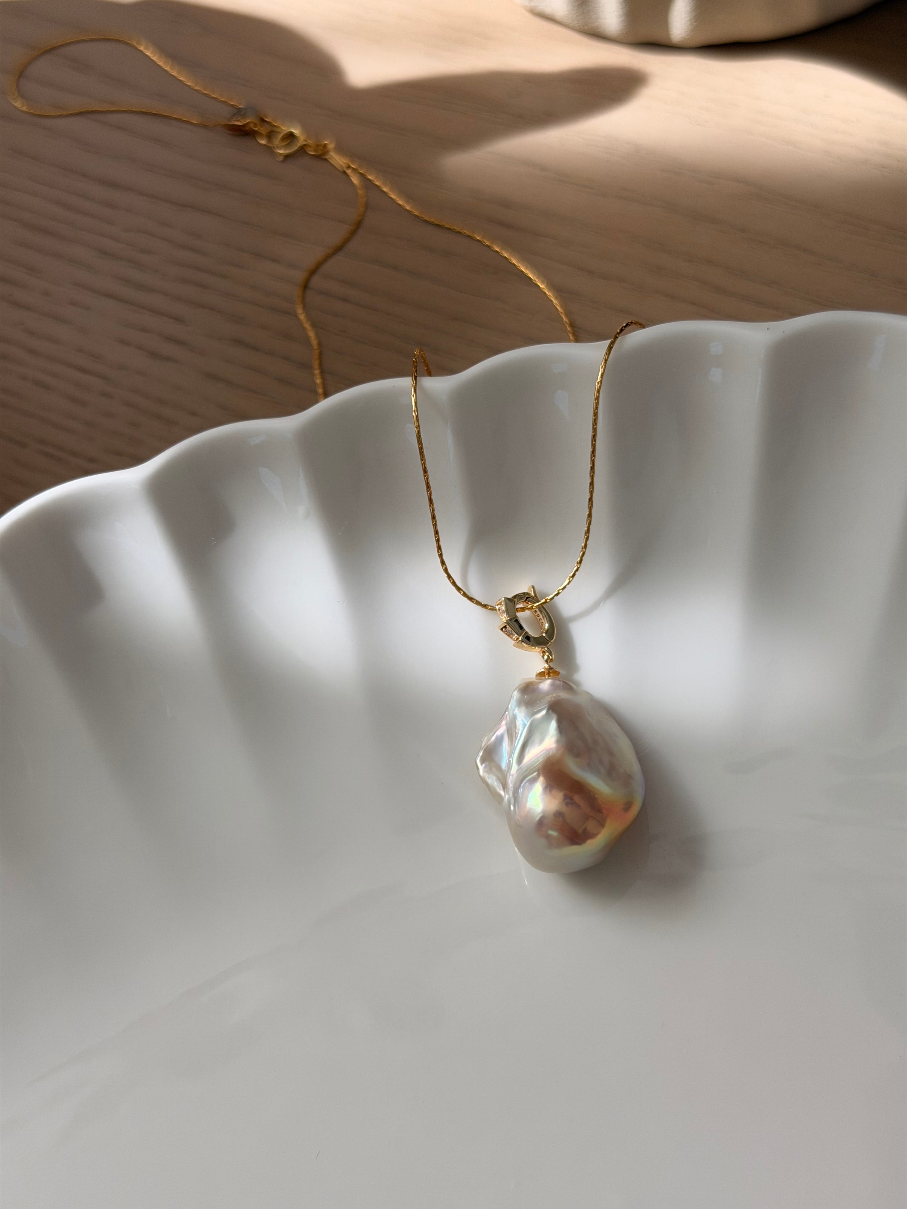 Alba Necklace