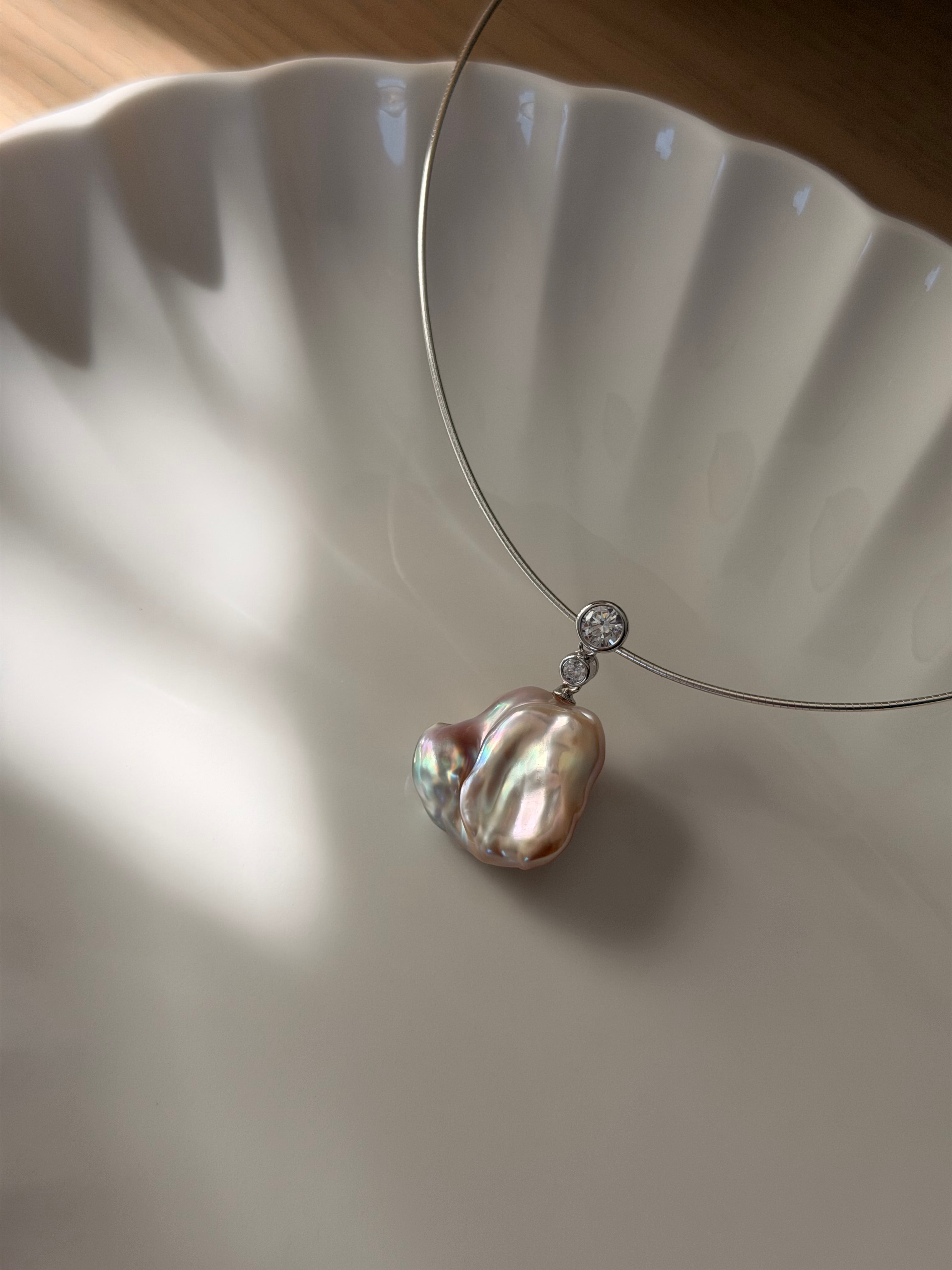 Contour Necklace