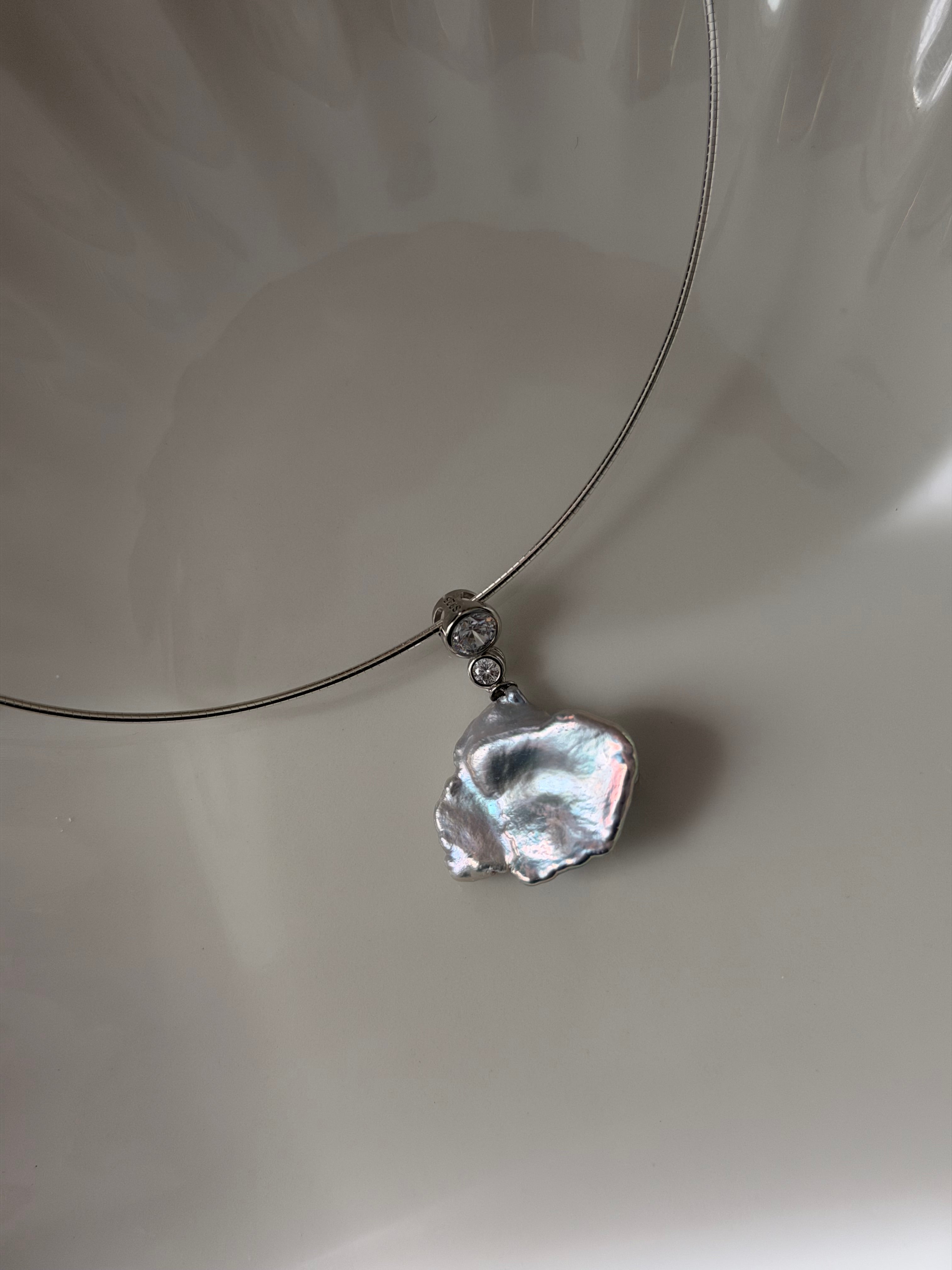 Contour Necklace