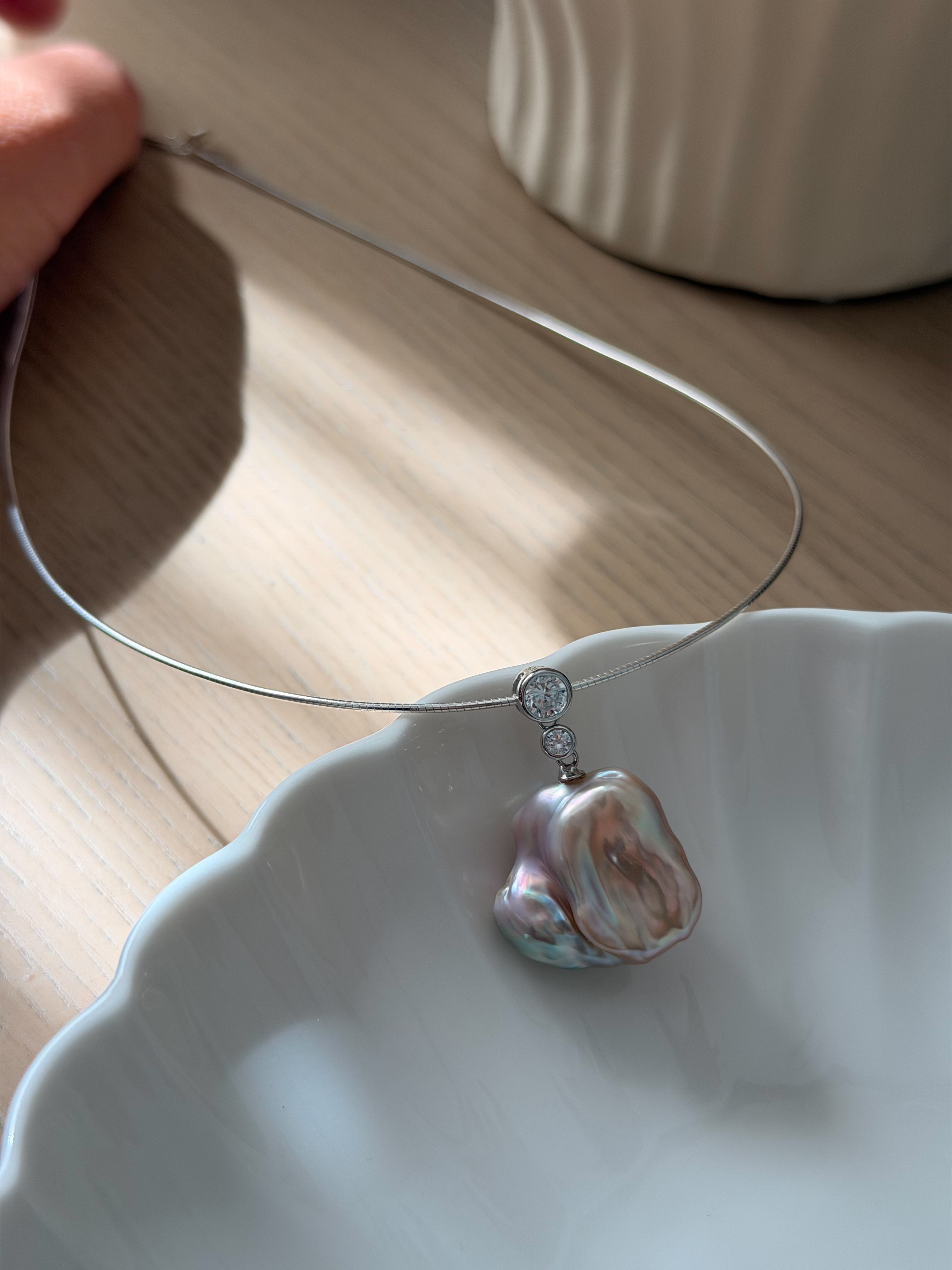 Contour Necklace