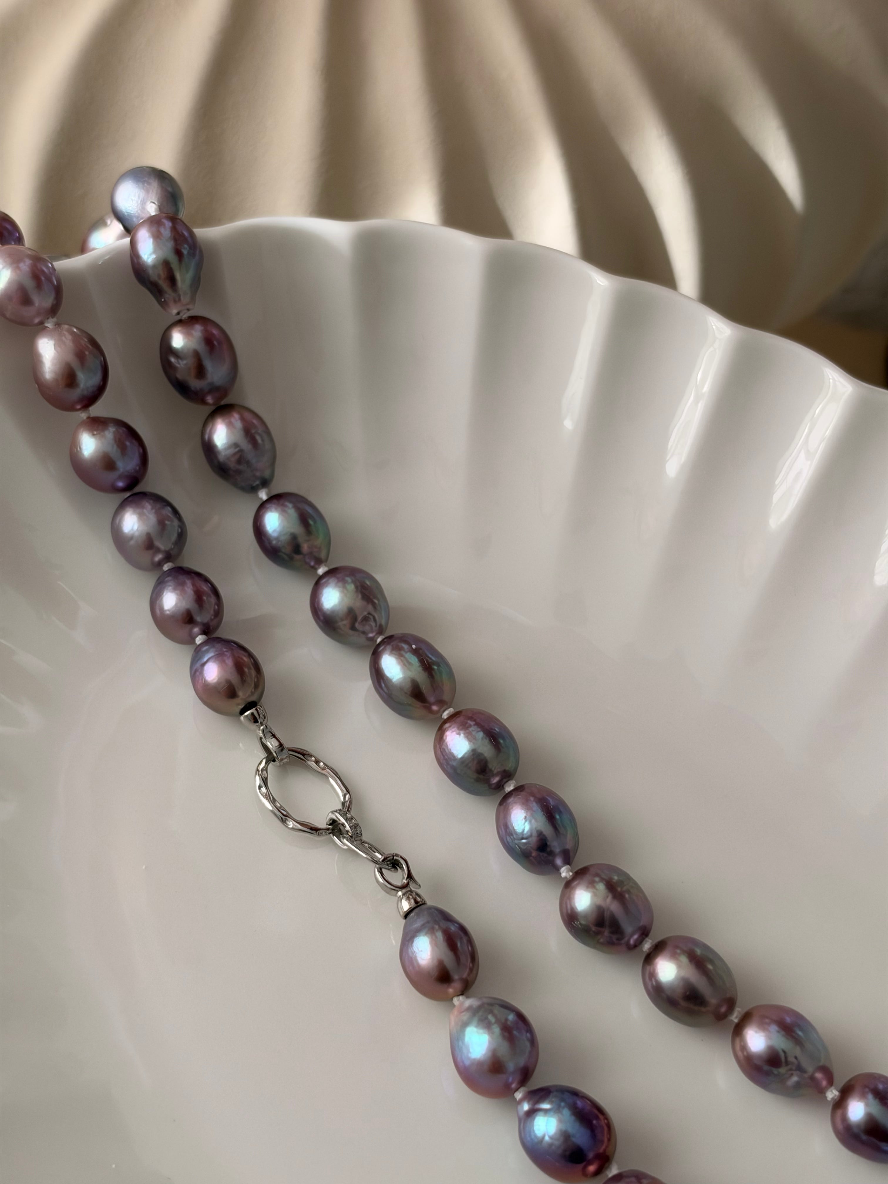 Forma Necklace