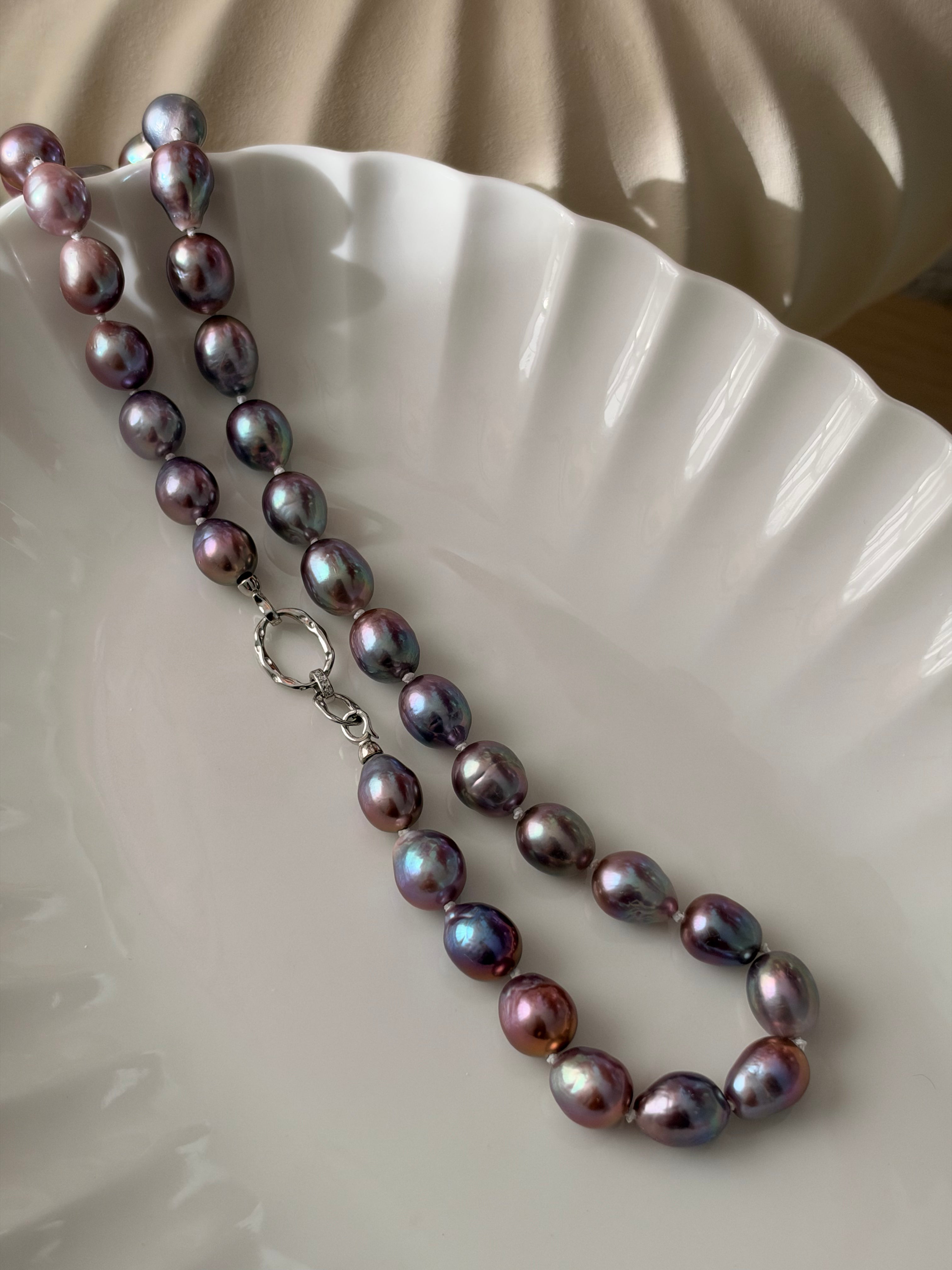 Forma Necklace