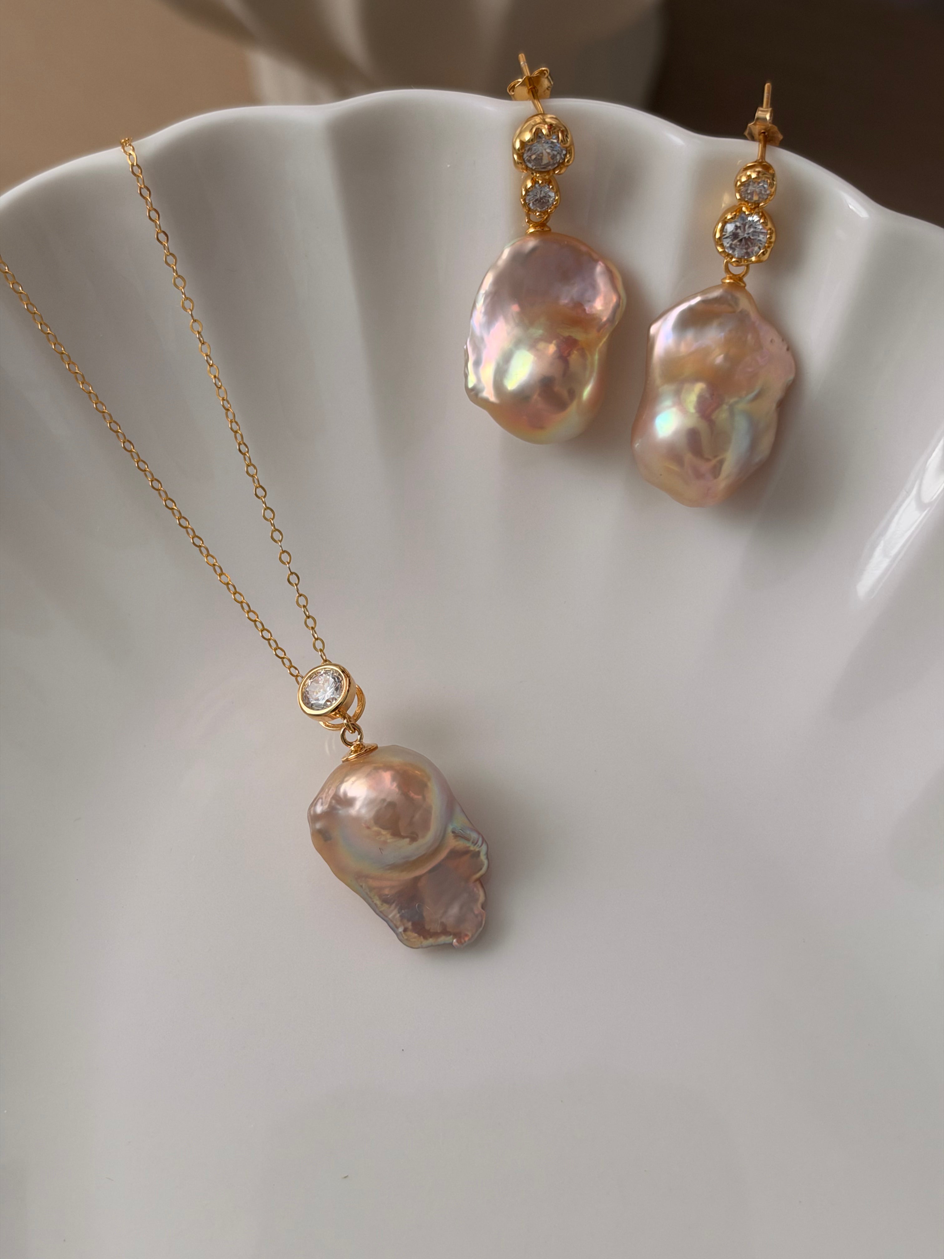 Kelyn Necklace