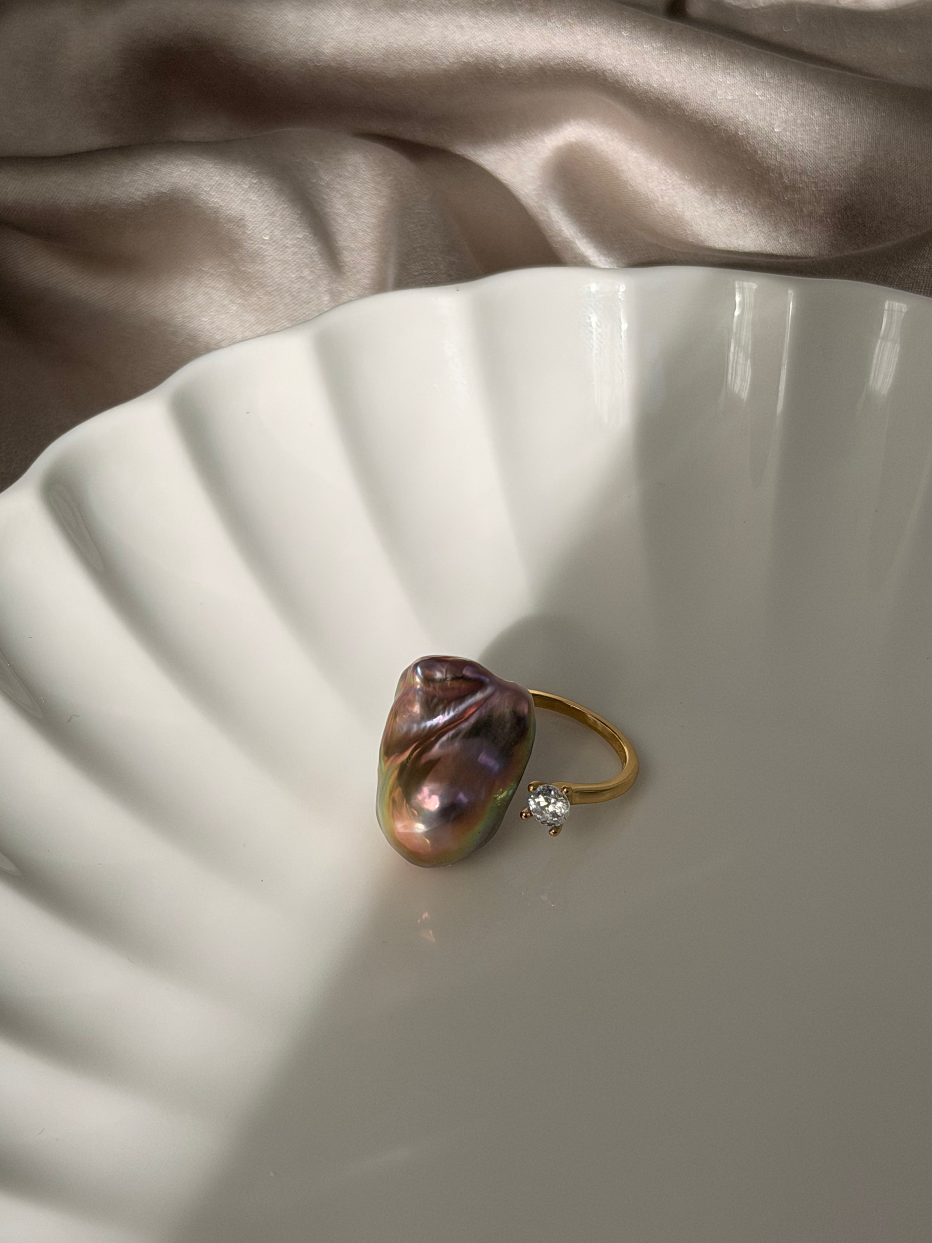 Aurora Liora Ring