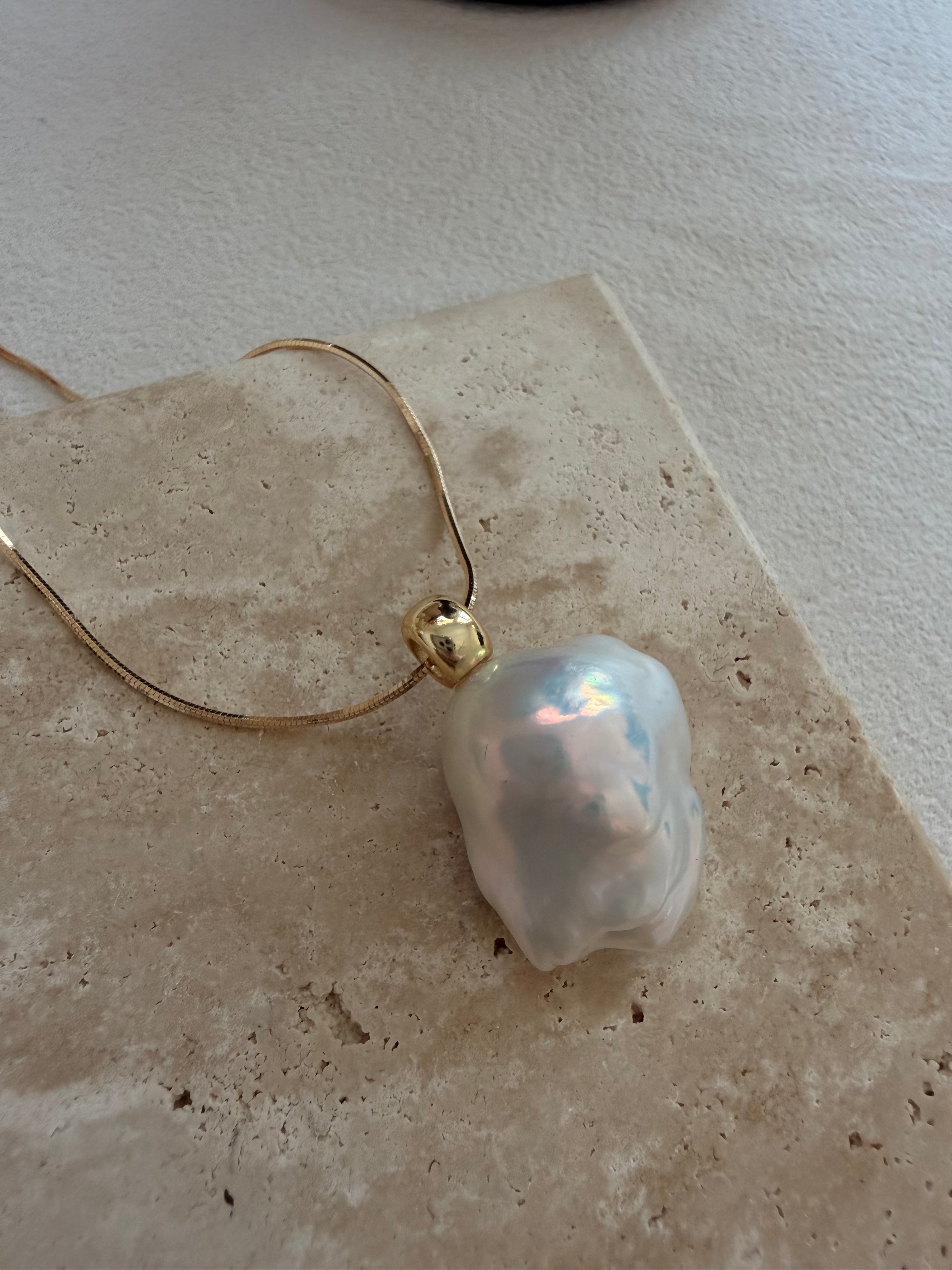 Miss Glow – Baroque Pearl Necklace
