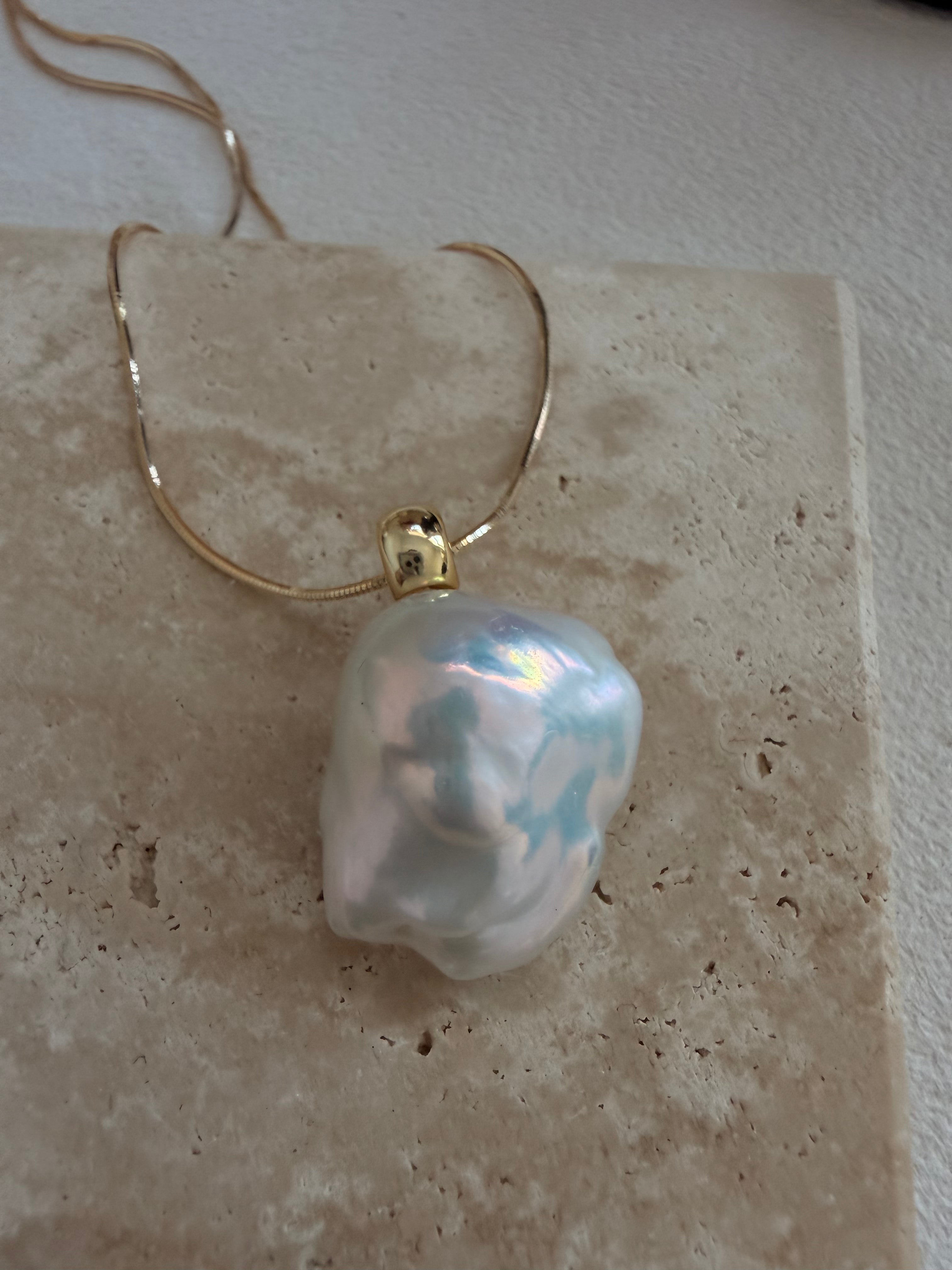 Miss Glow – Baroque Pearl Necklace