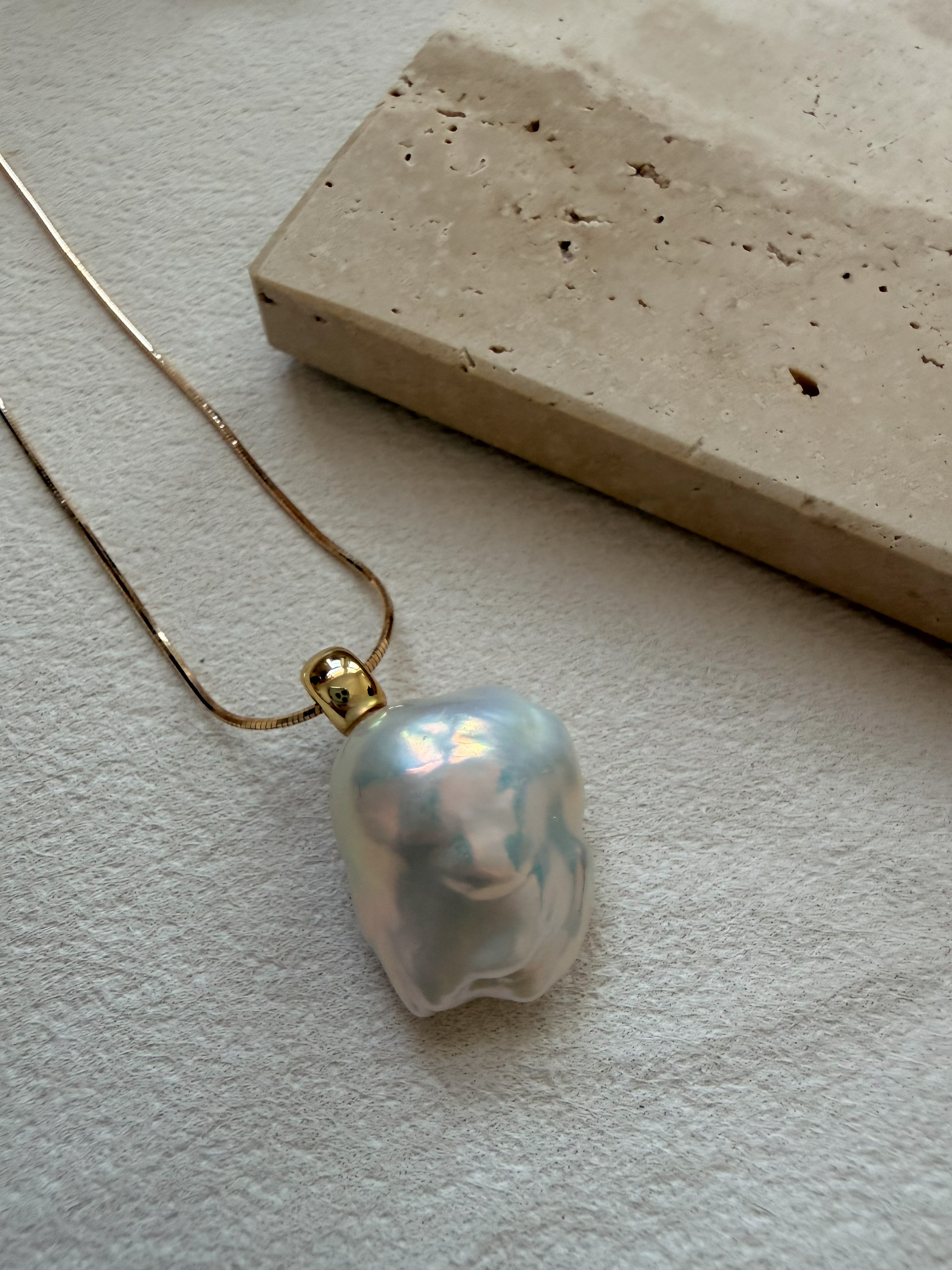 Miss Glow – Baroque Pearl Necklace