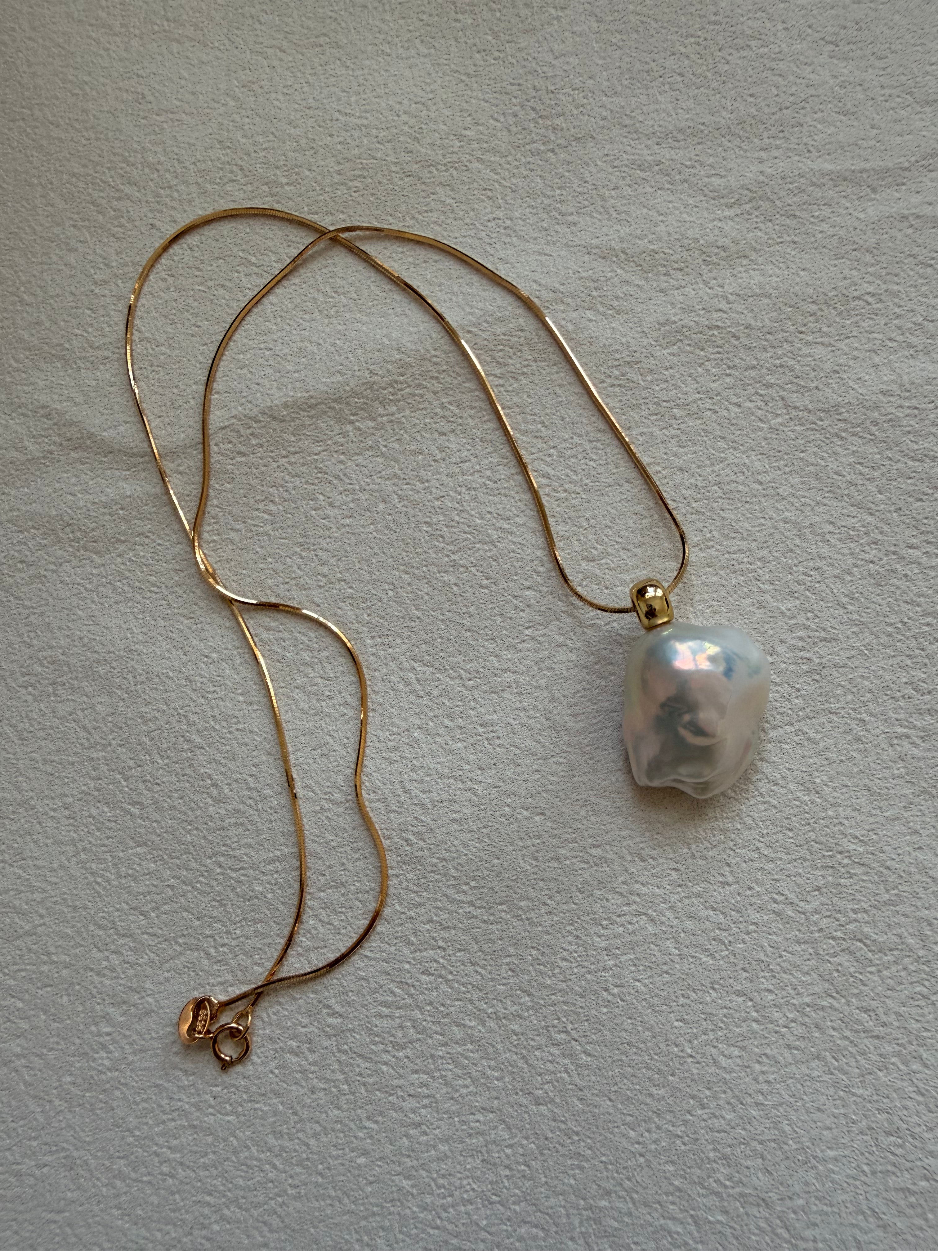 Miss Glow – Baroque Pearl Necklace