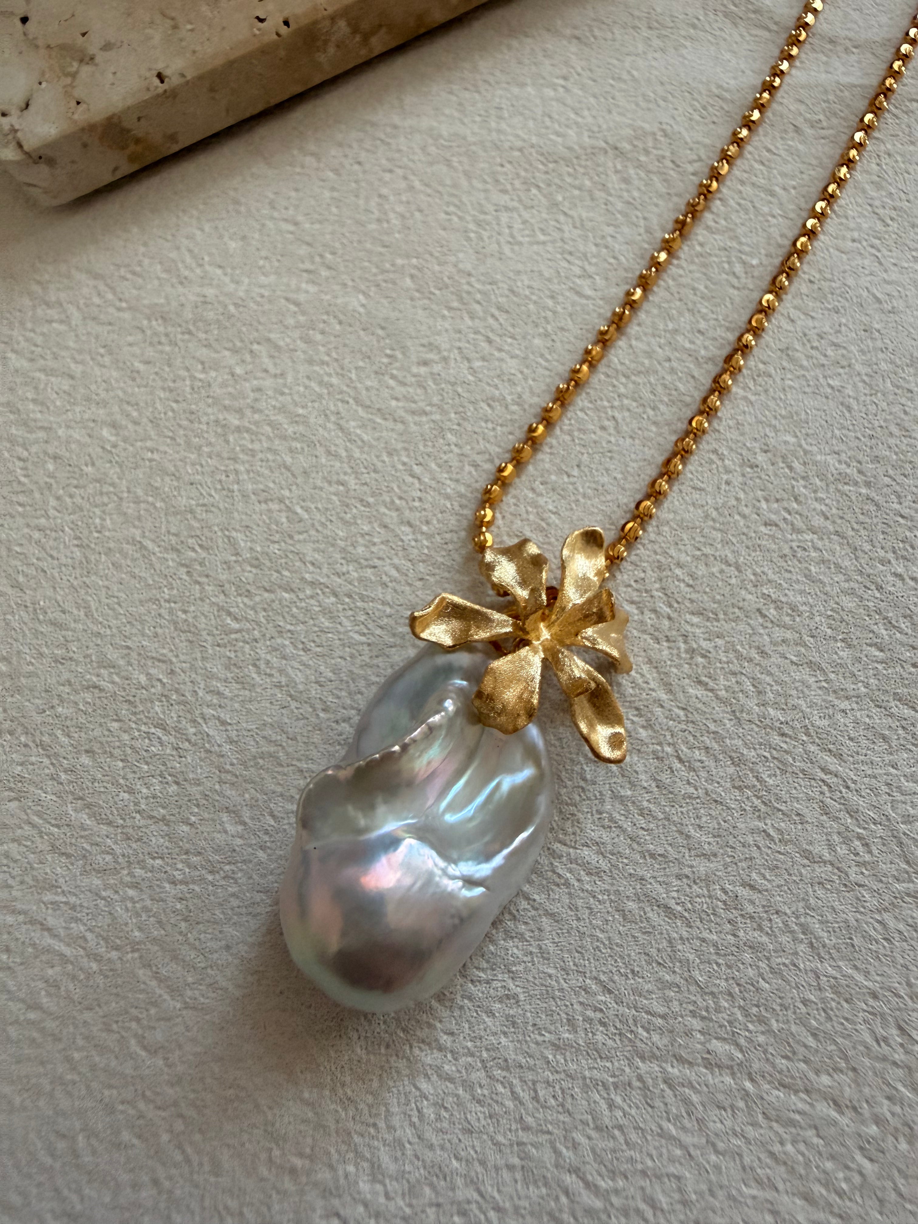 “Light Bloom” Baroque Pearl Necklace