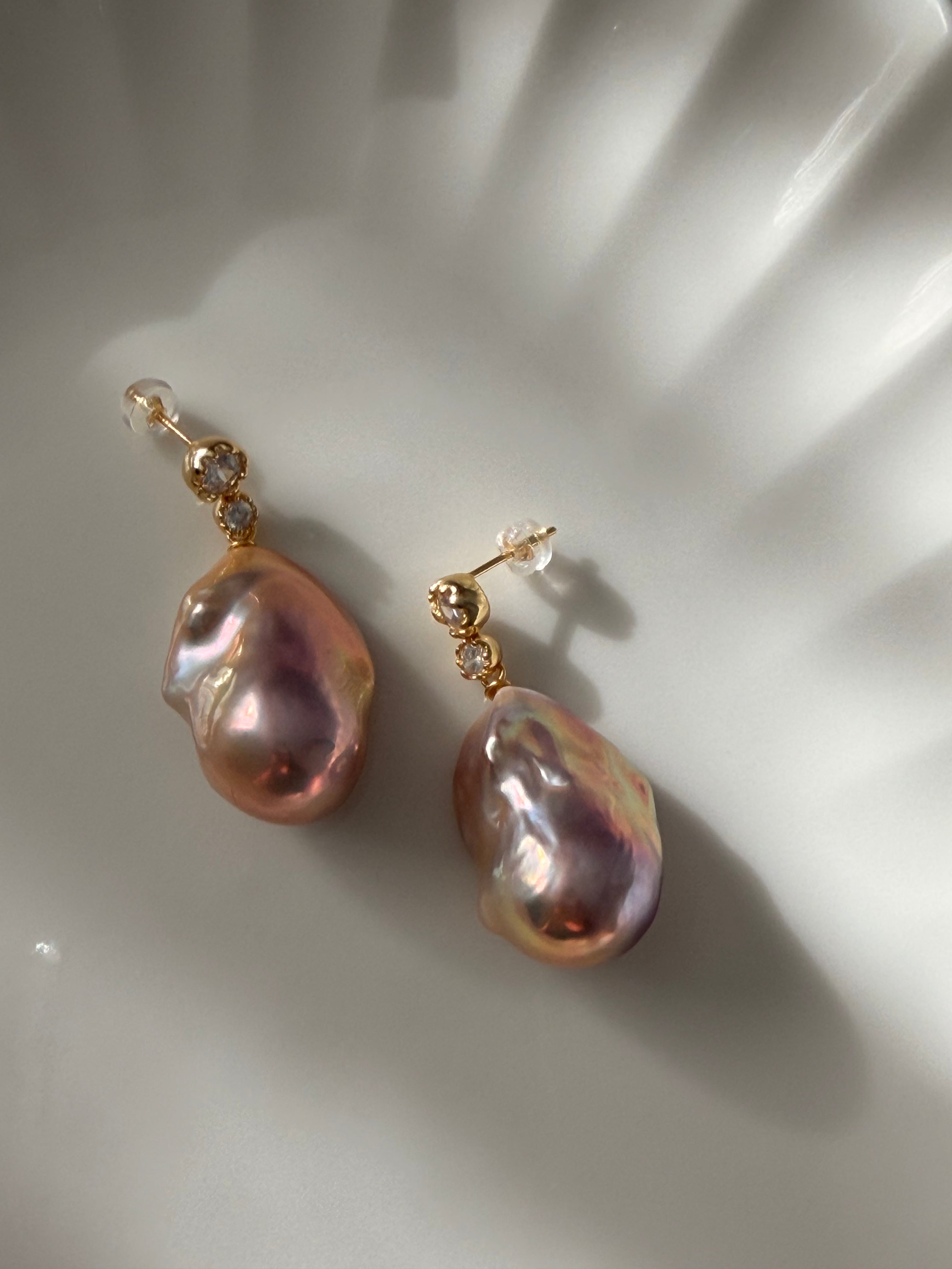 Aurora Poise Earrings