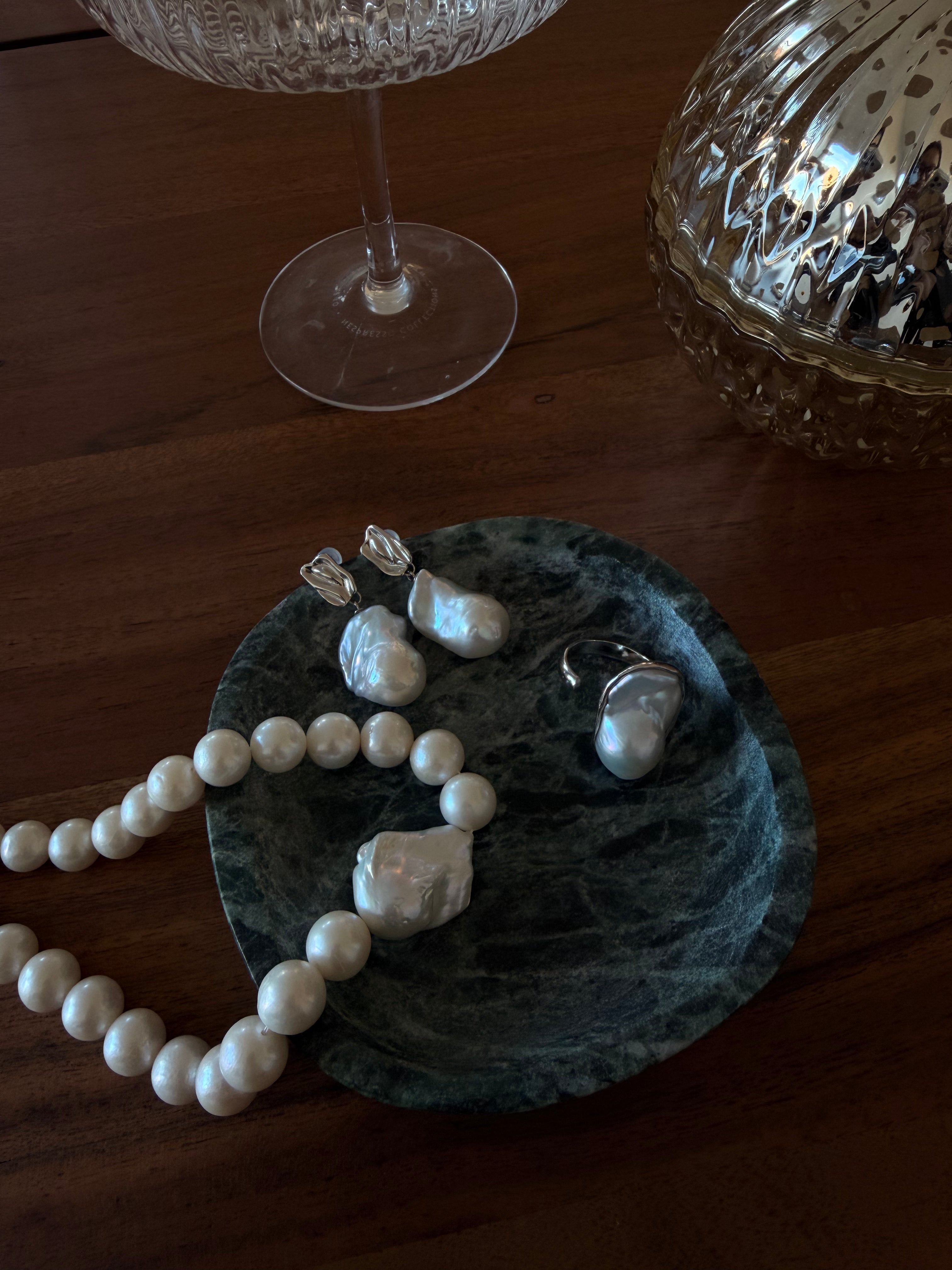 Aurora Signature Baroque Set – Classic Glow 🤍