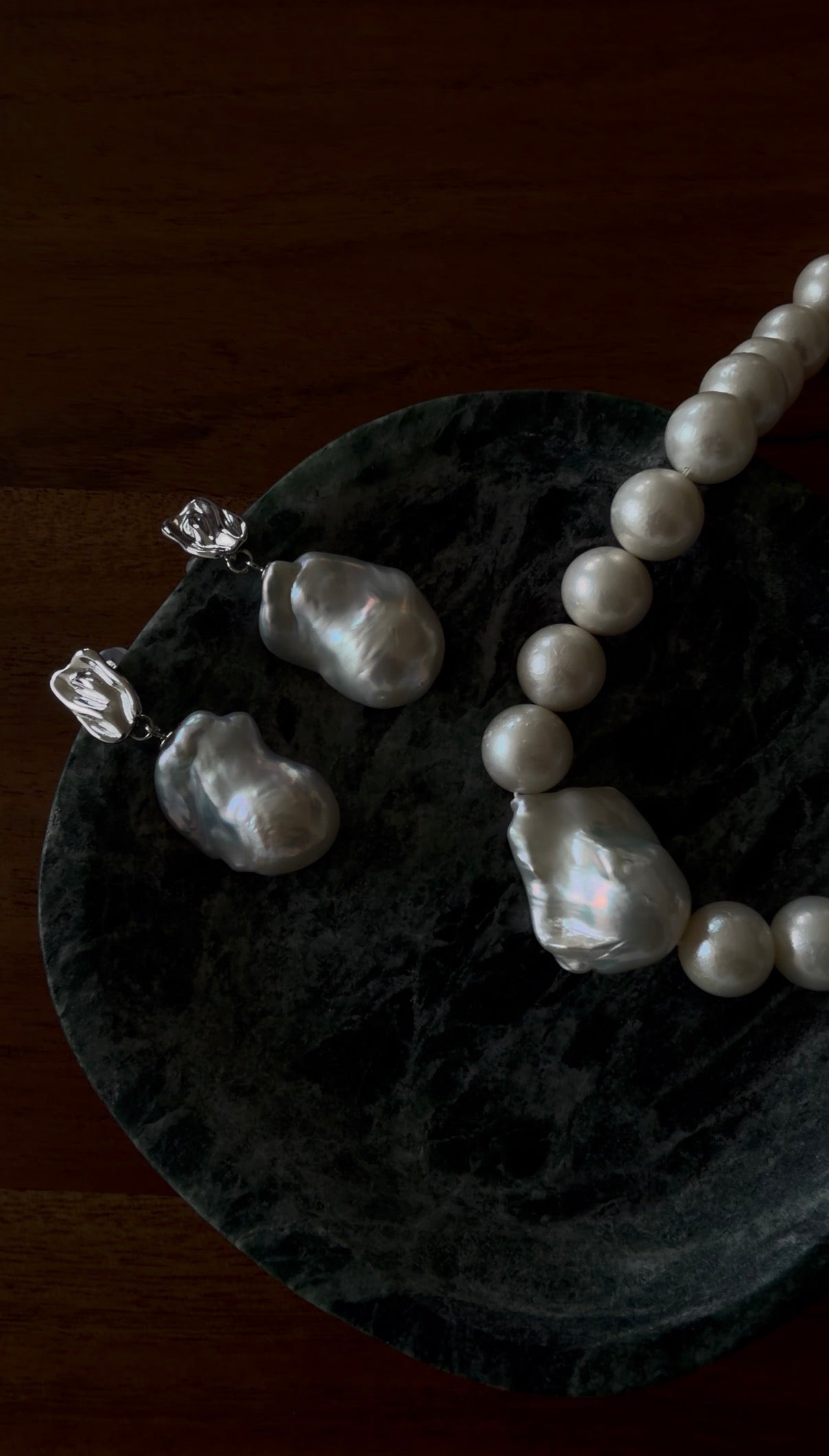 Aurora Signature Baroque Set – Classic Glow 🤍