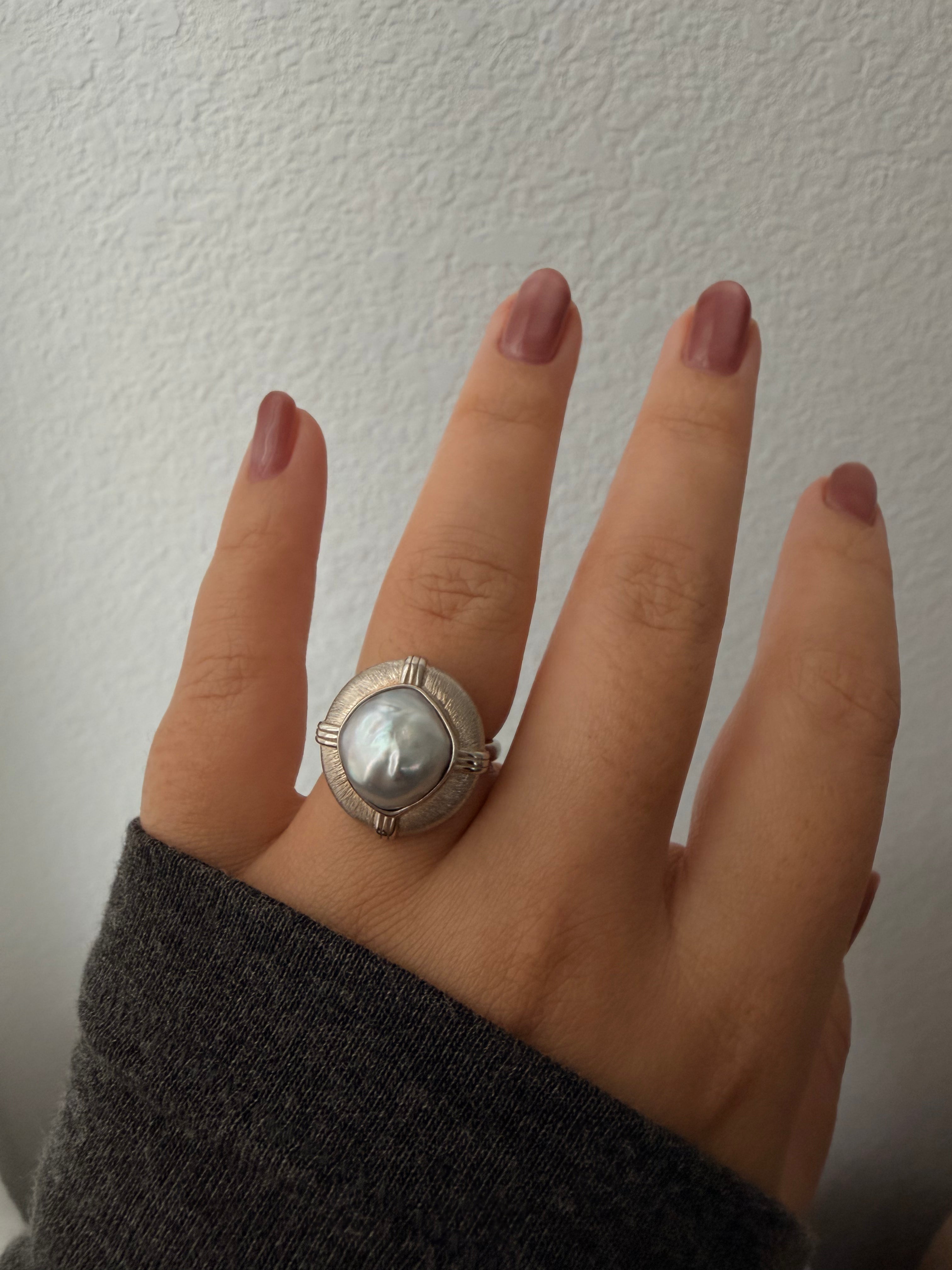 Lune Drift South Sea Baroque Ring