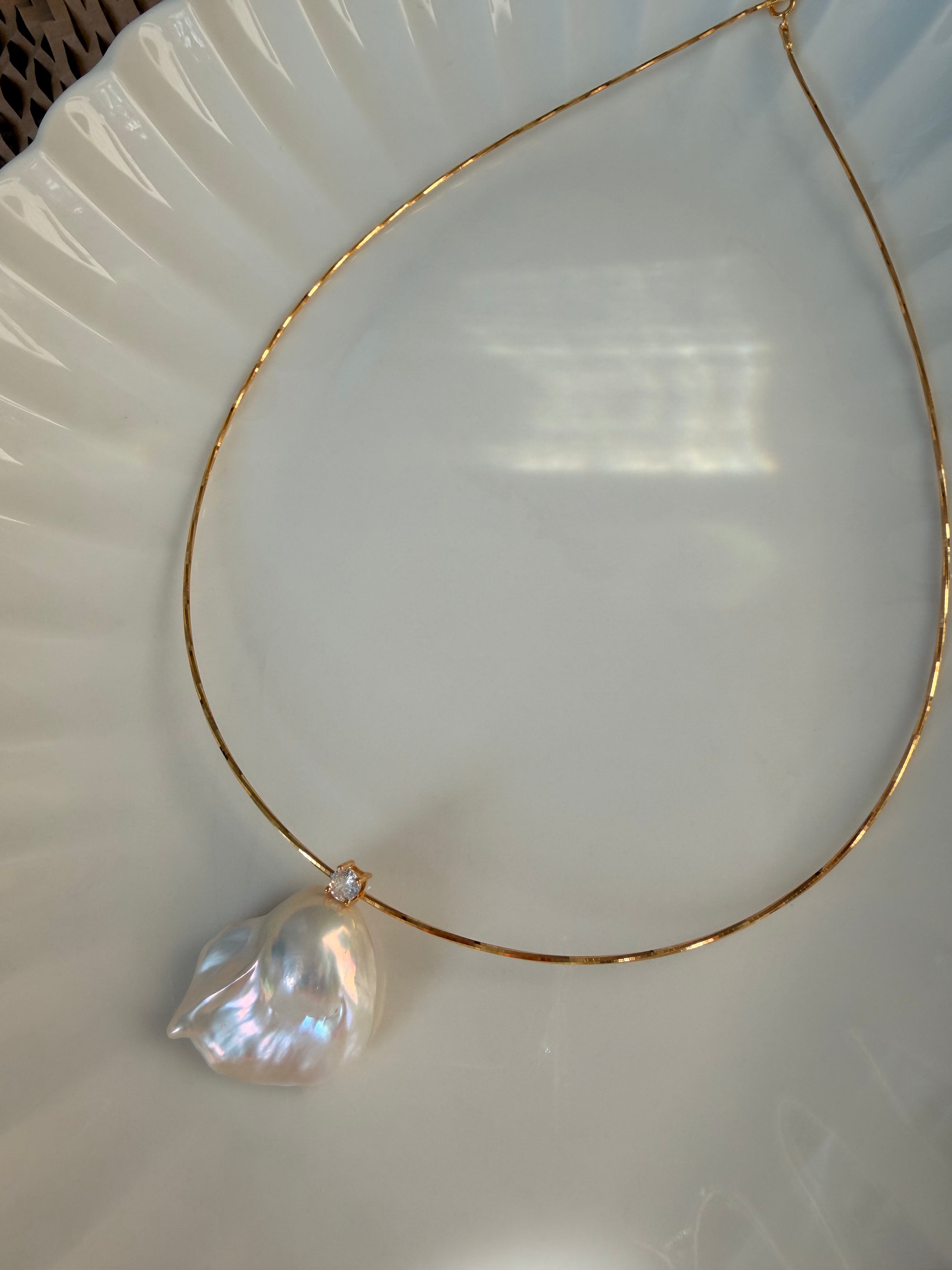 Core Silence Baroque Collar Necklace