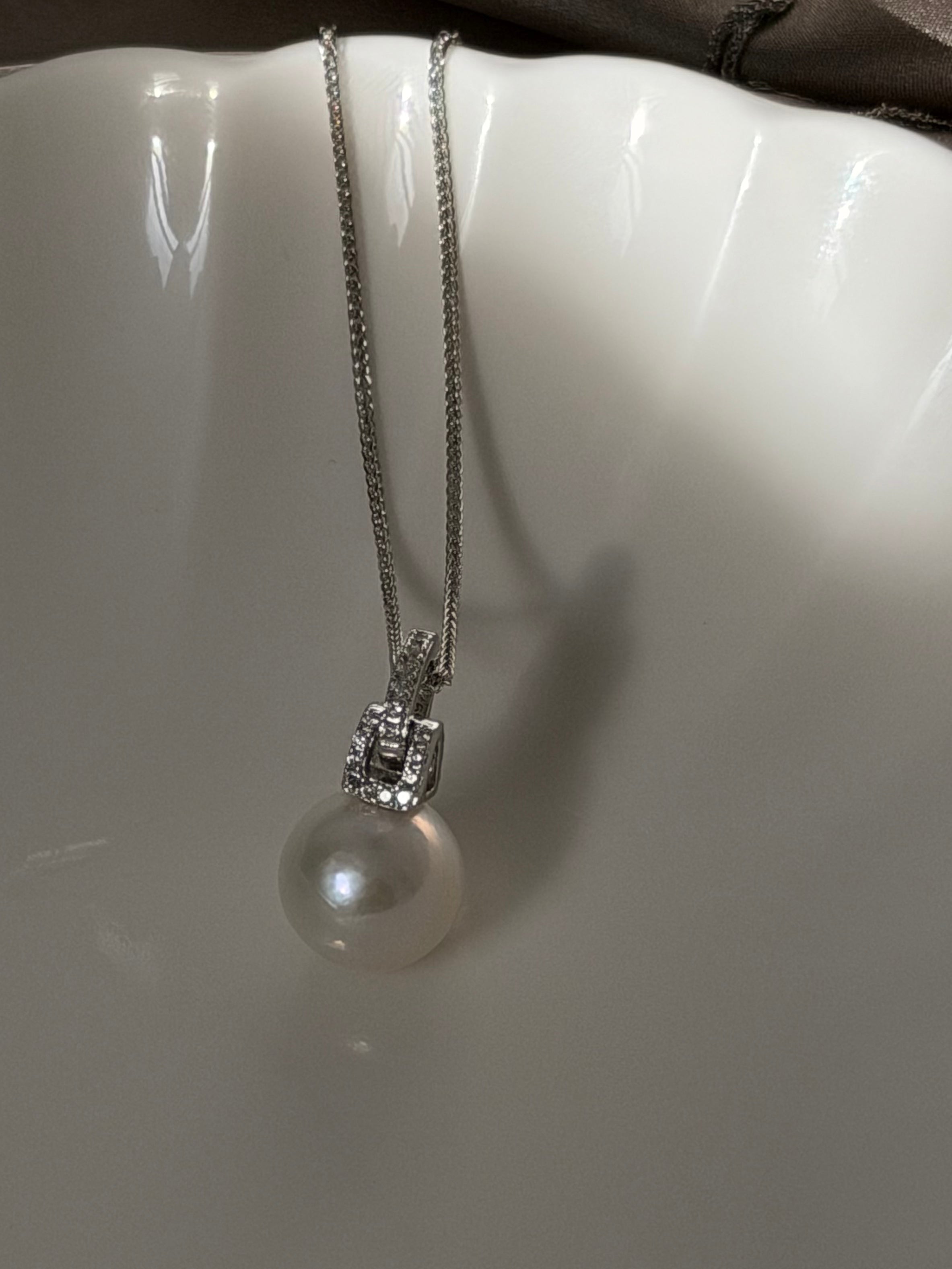 Lumen Clasp Necklace