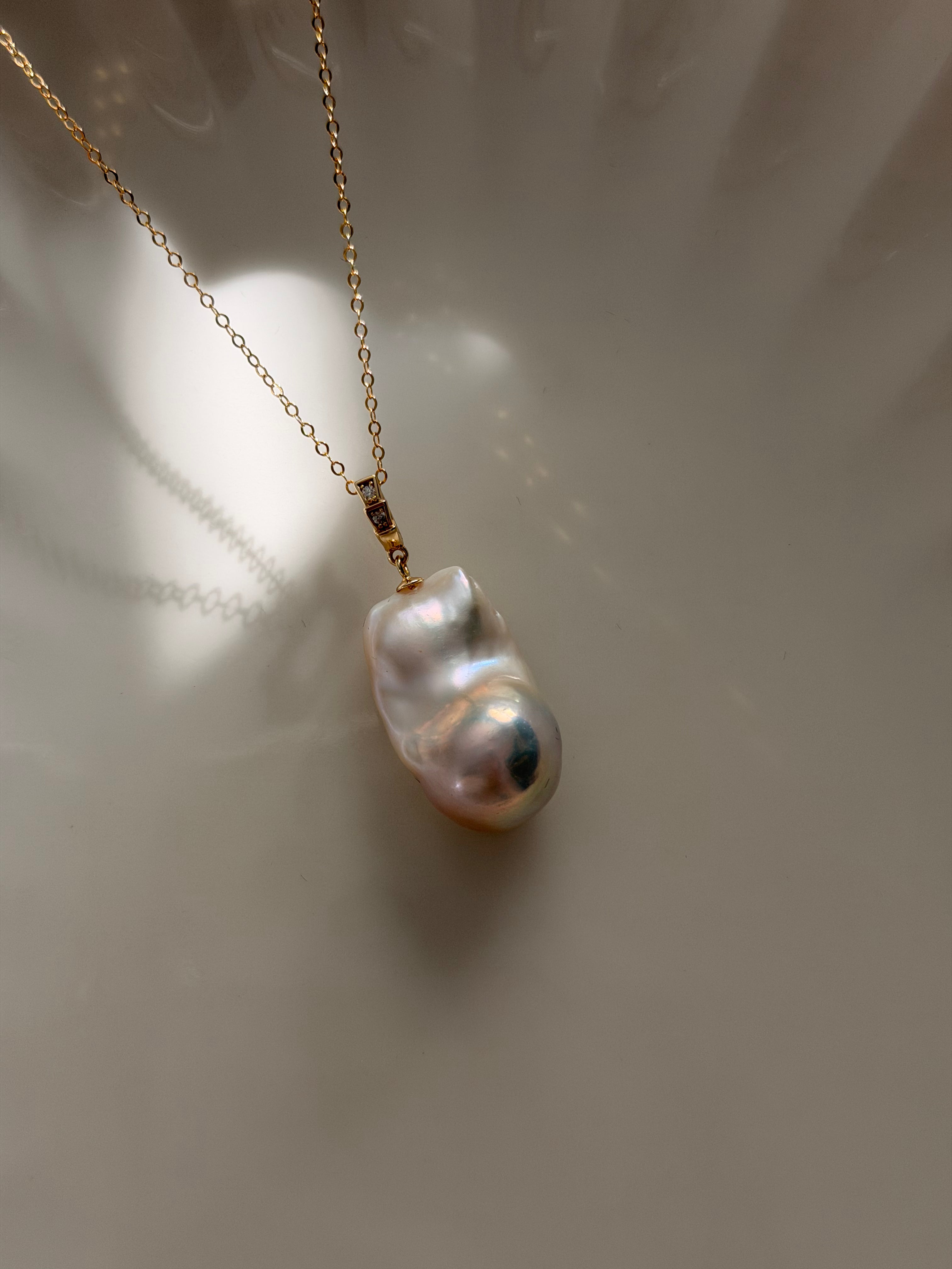 Lumière Baroque Pendant