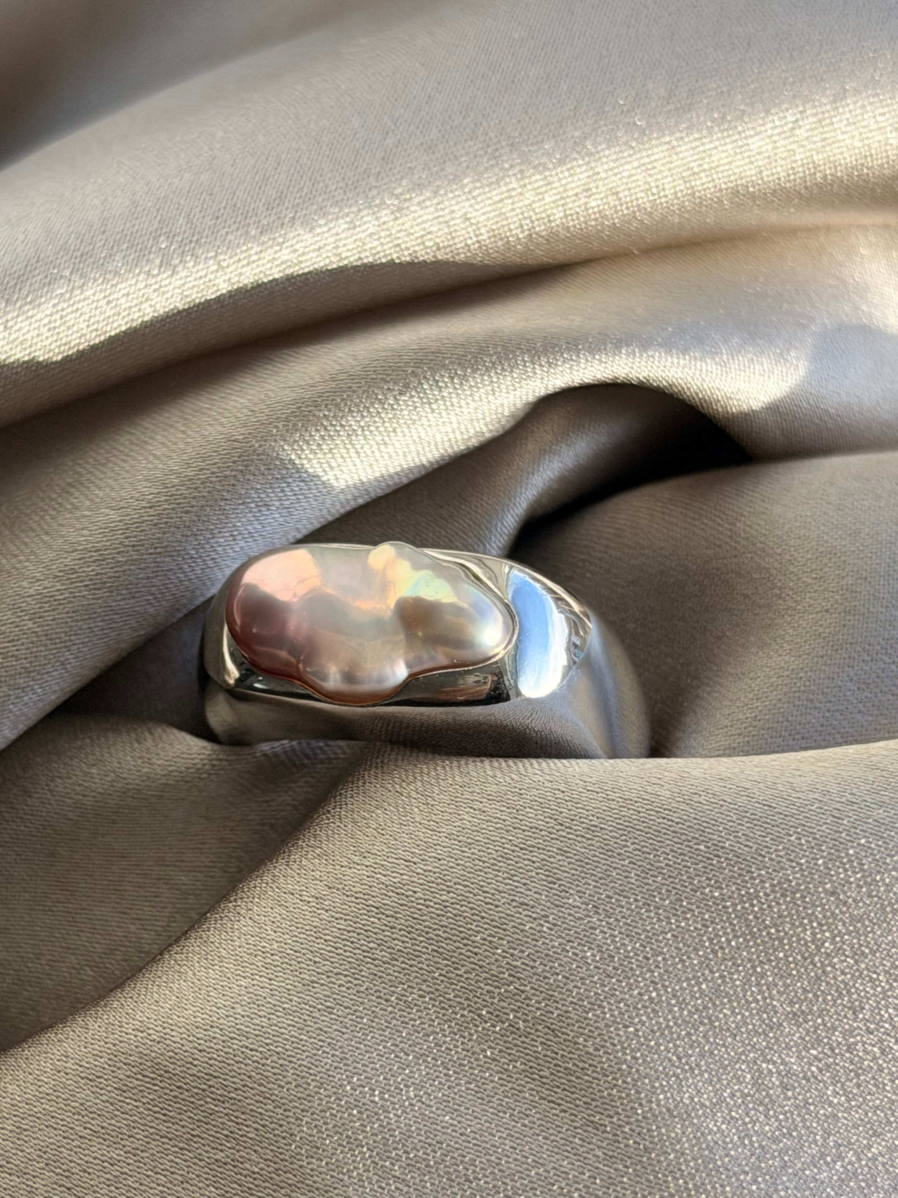 Aurora Silhouette Ring
