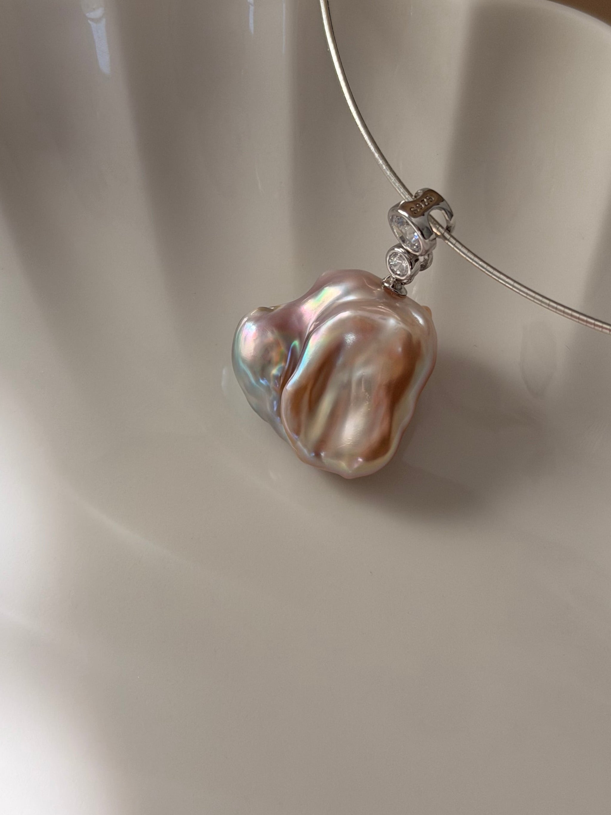Contour Necklace
