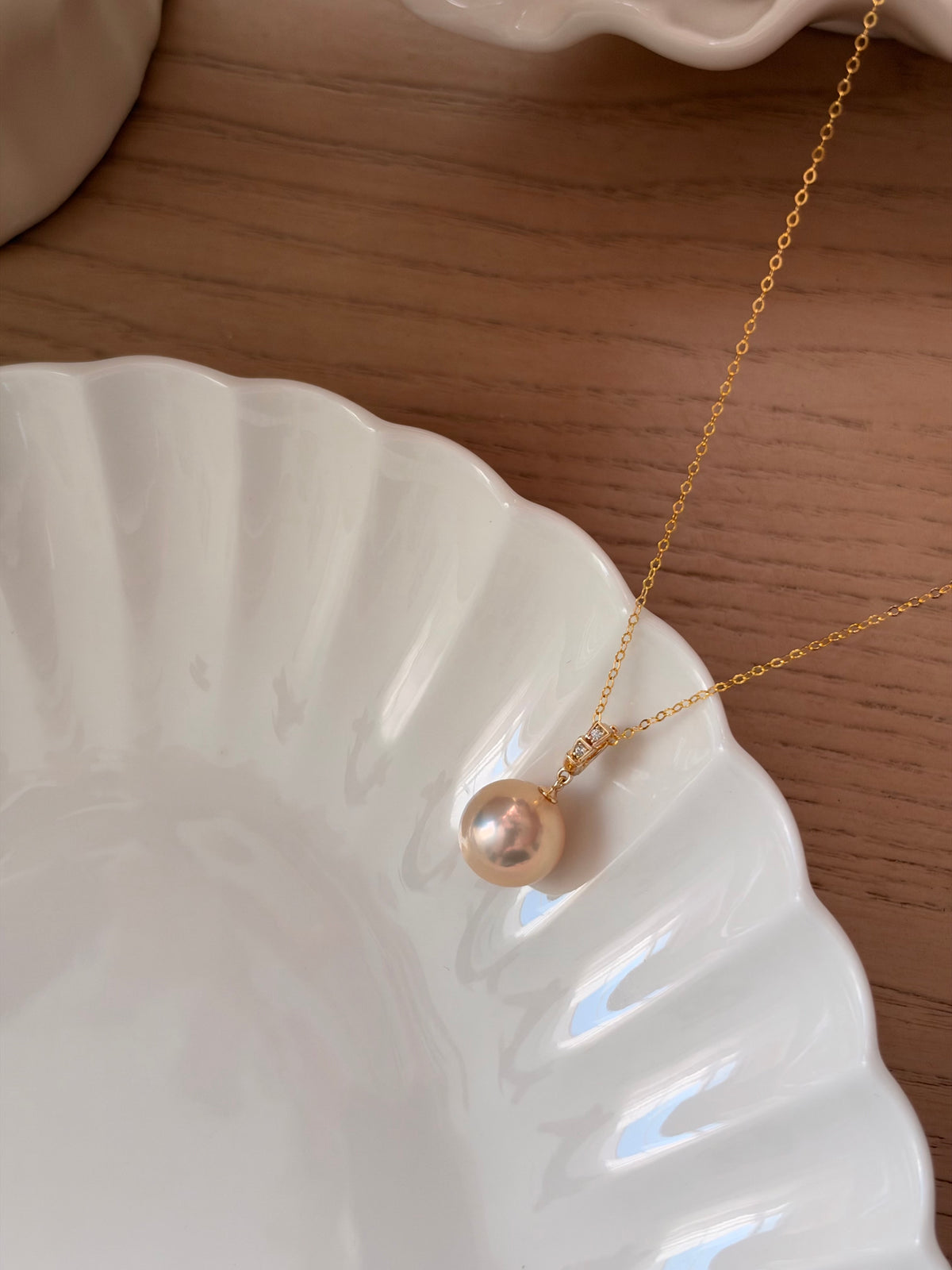 Nira Necklace — Round