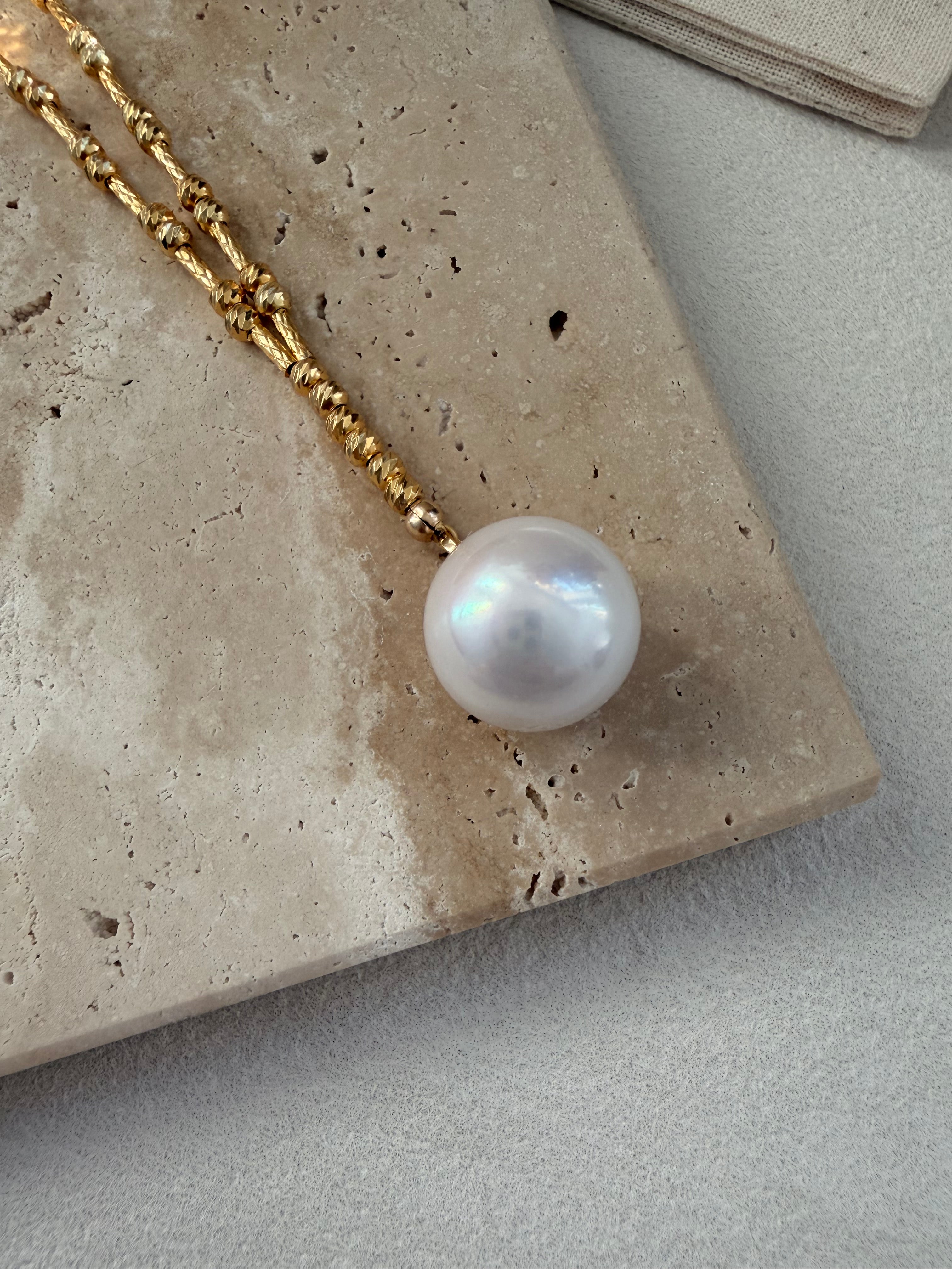 The Lumière Pearl Necklace