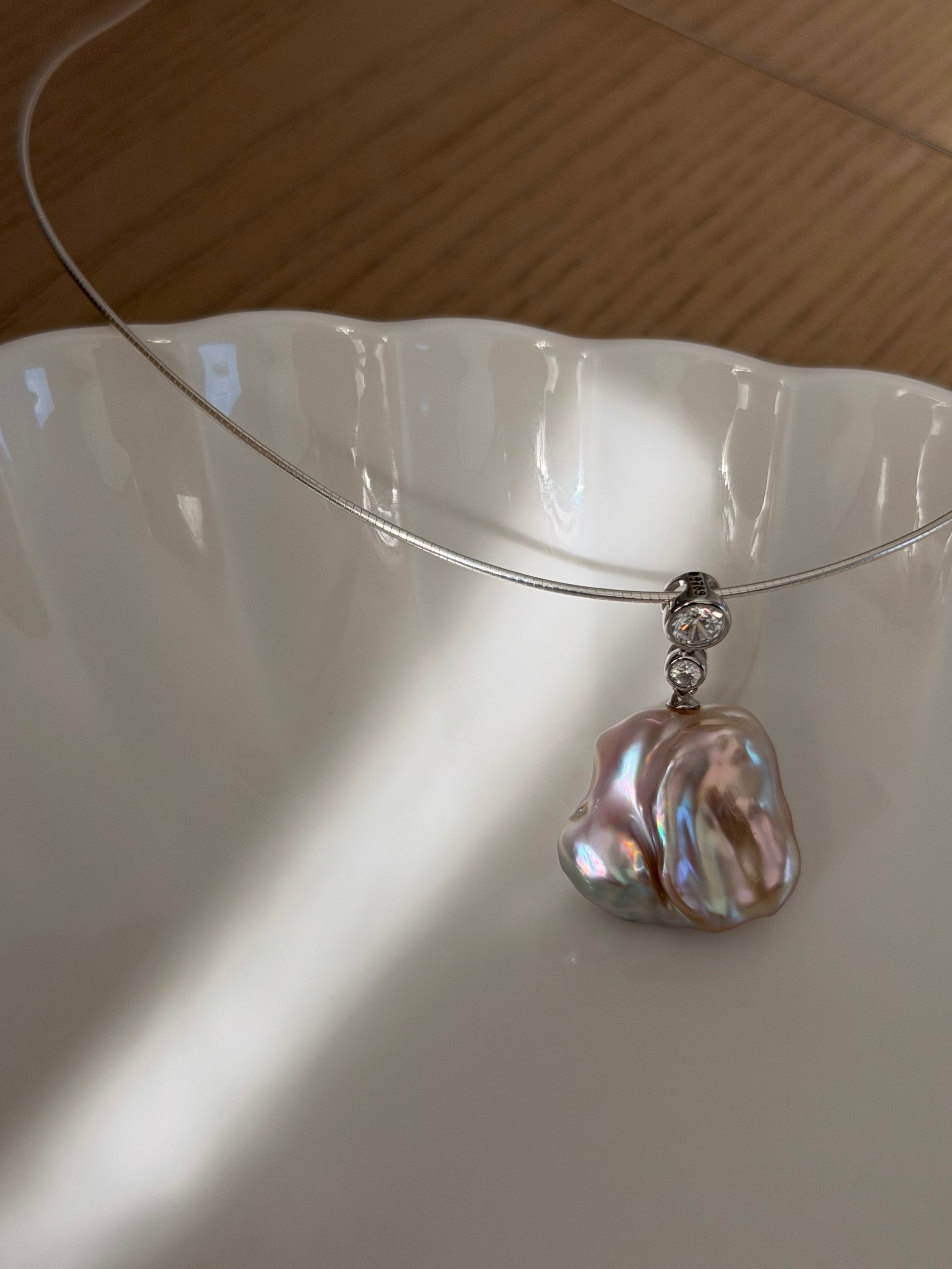 Contour Necklace
