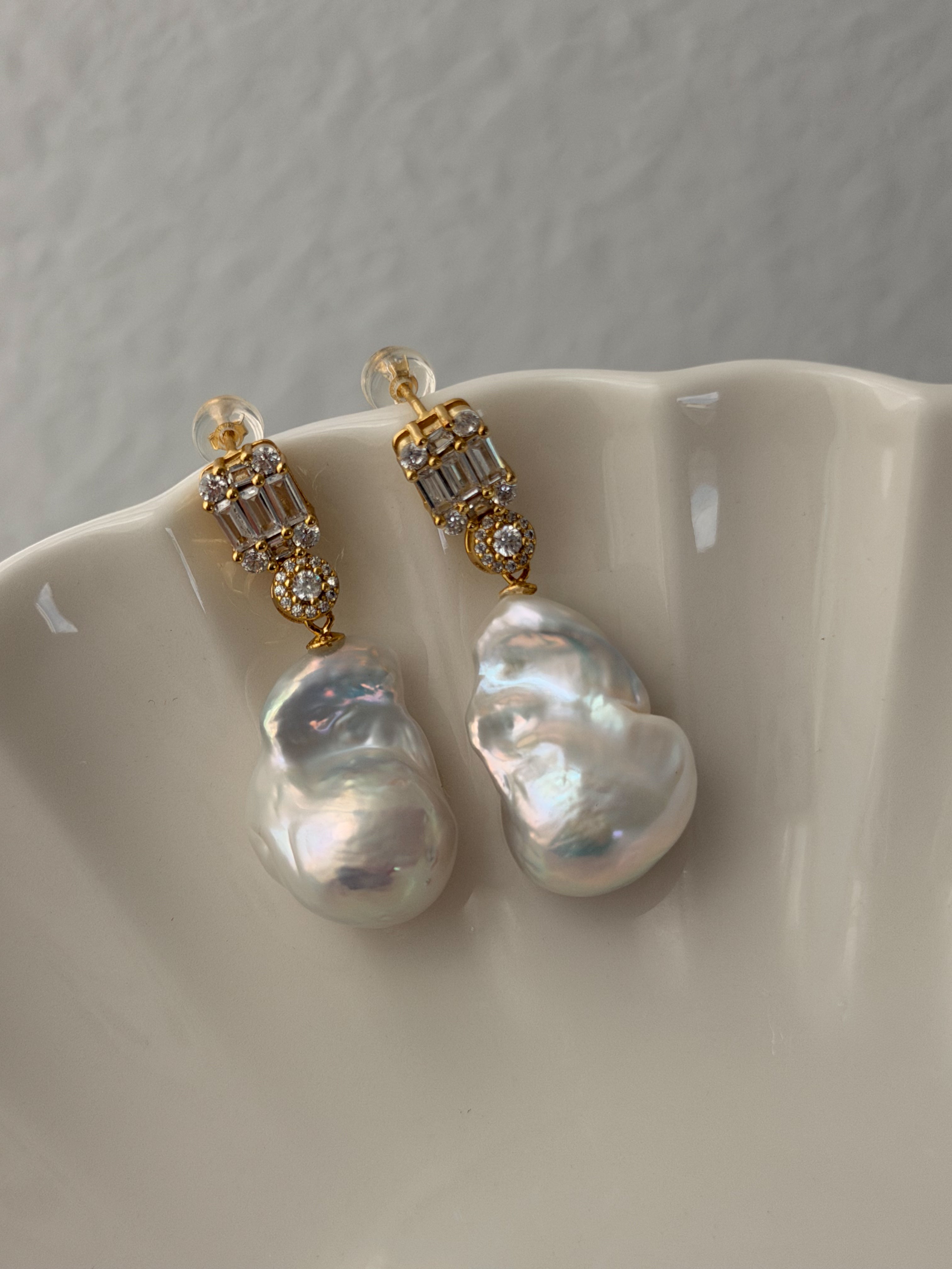 Regalia Baroque Pearl Earrings