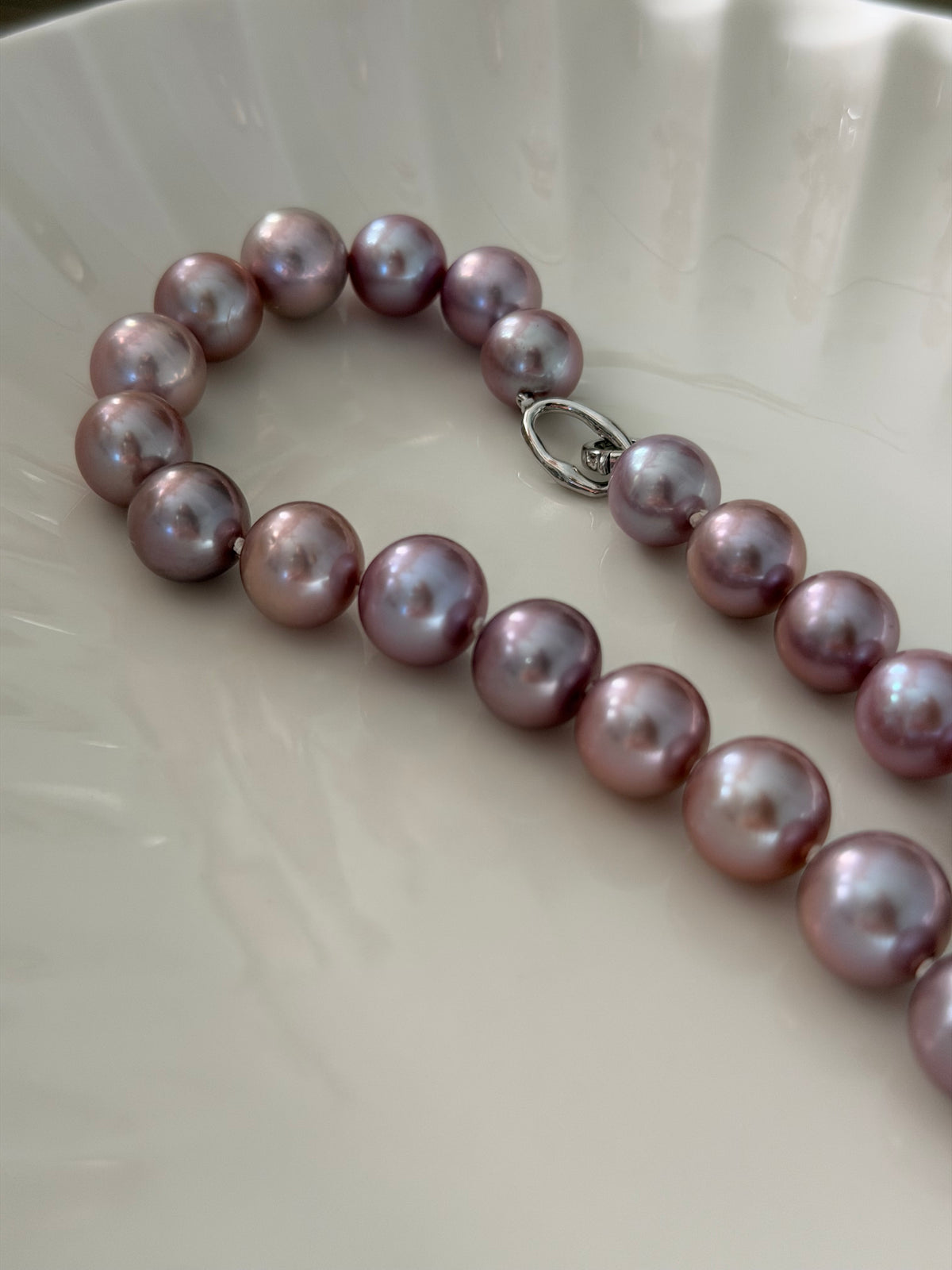 Lumi Necklace — Milky Lavender