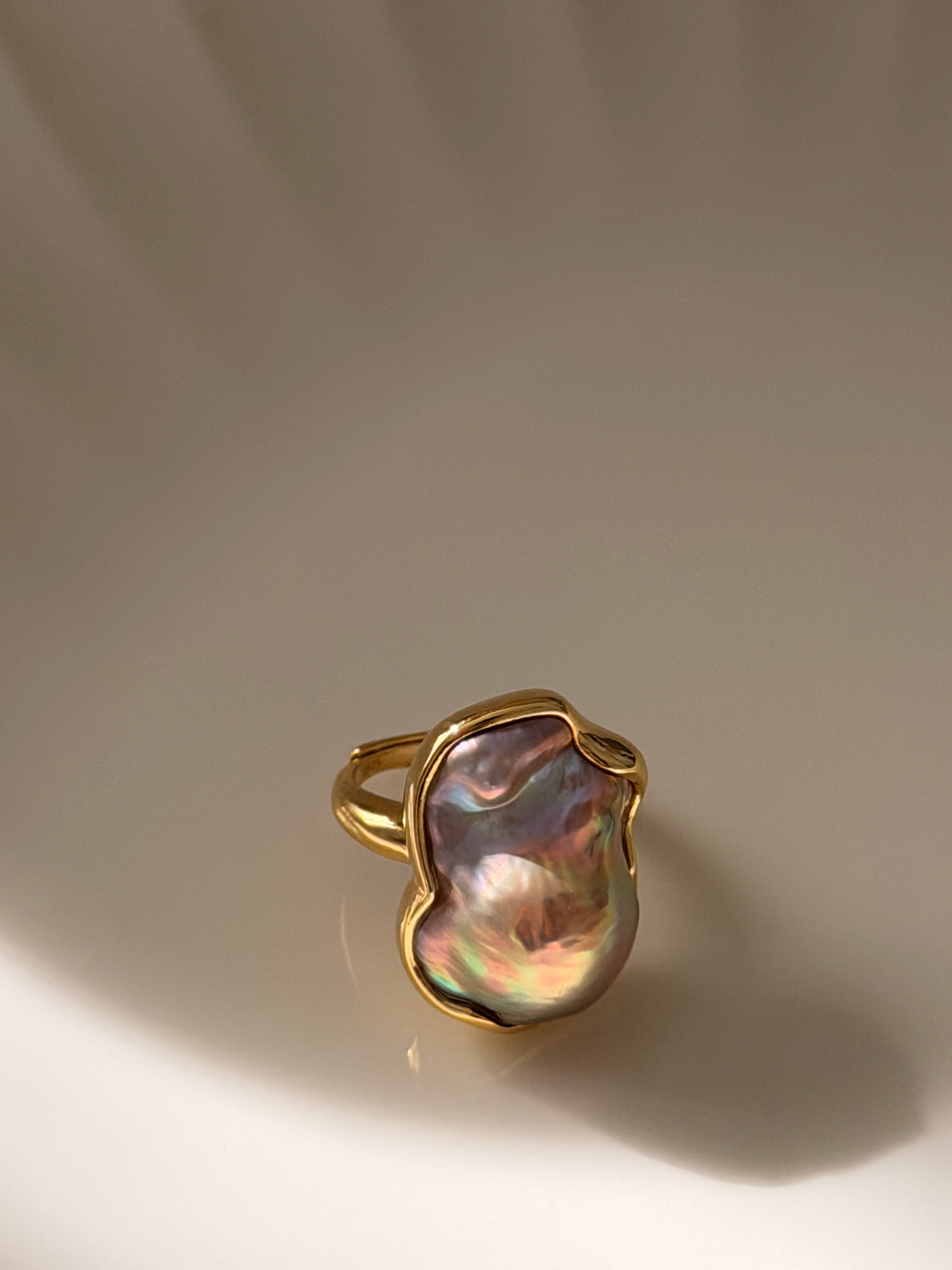 Lucent Ring