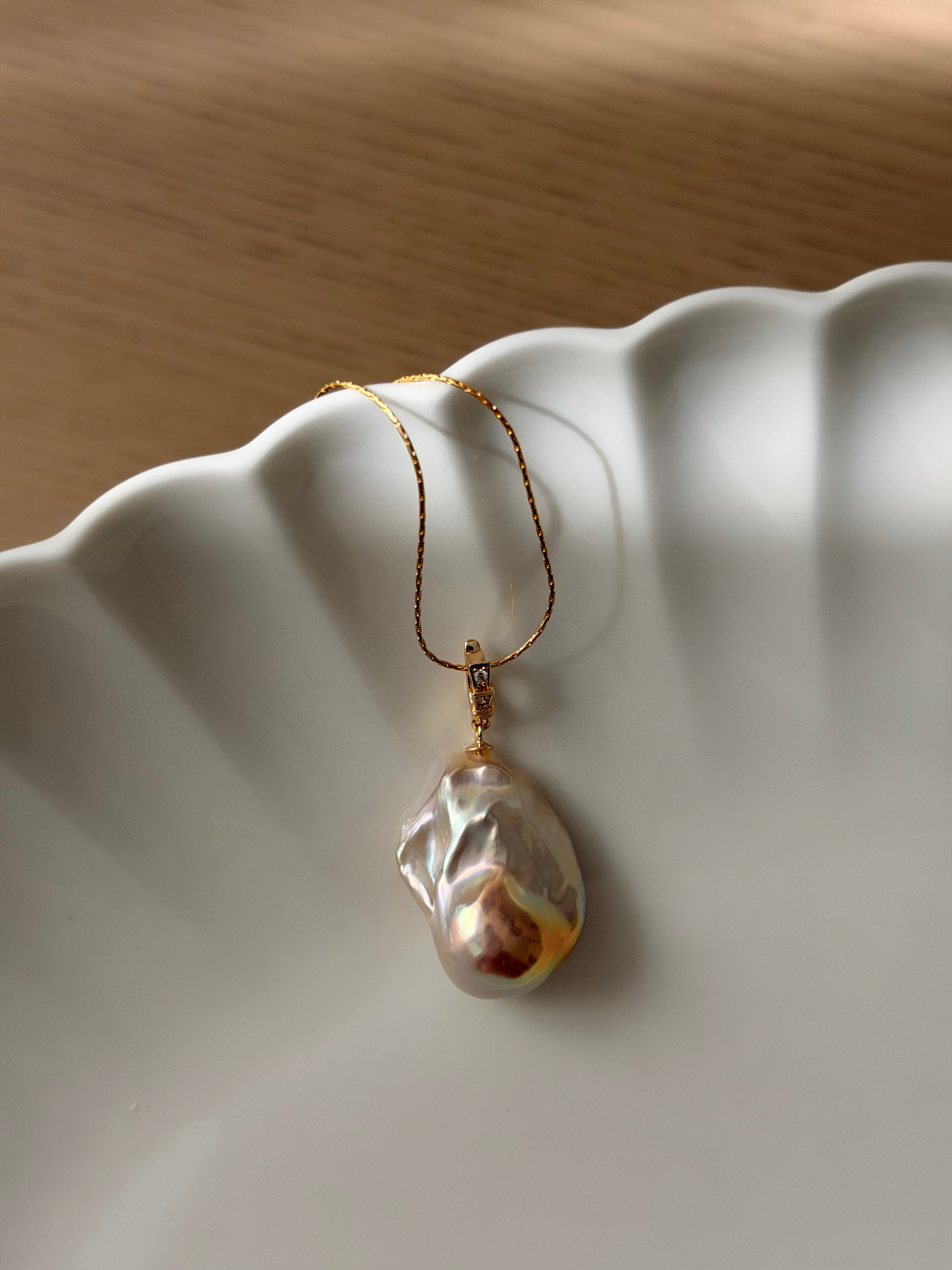 Alba Necklace