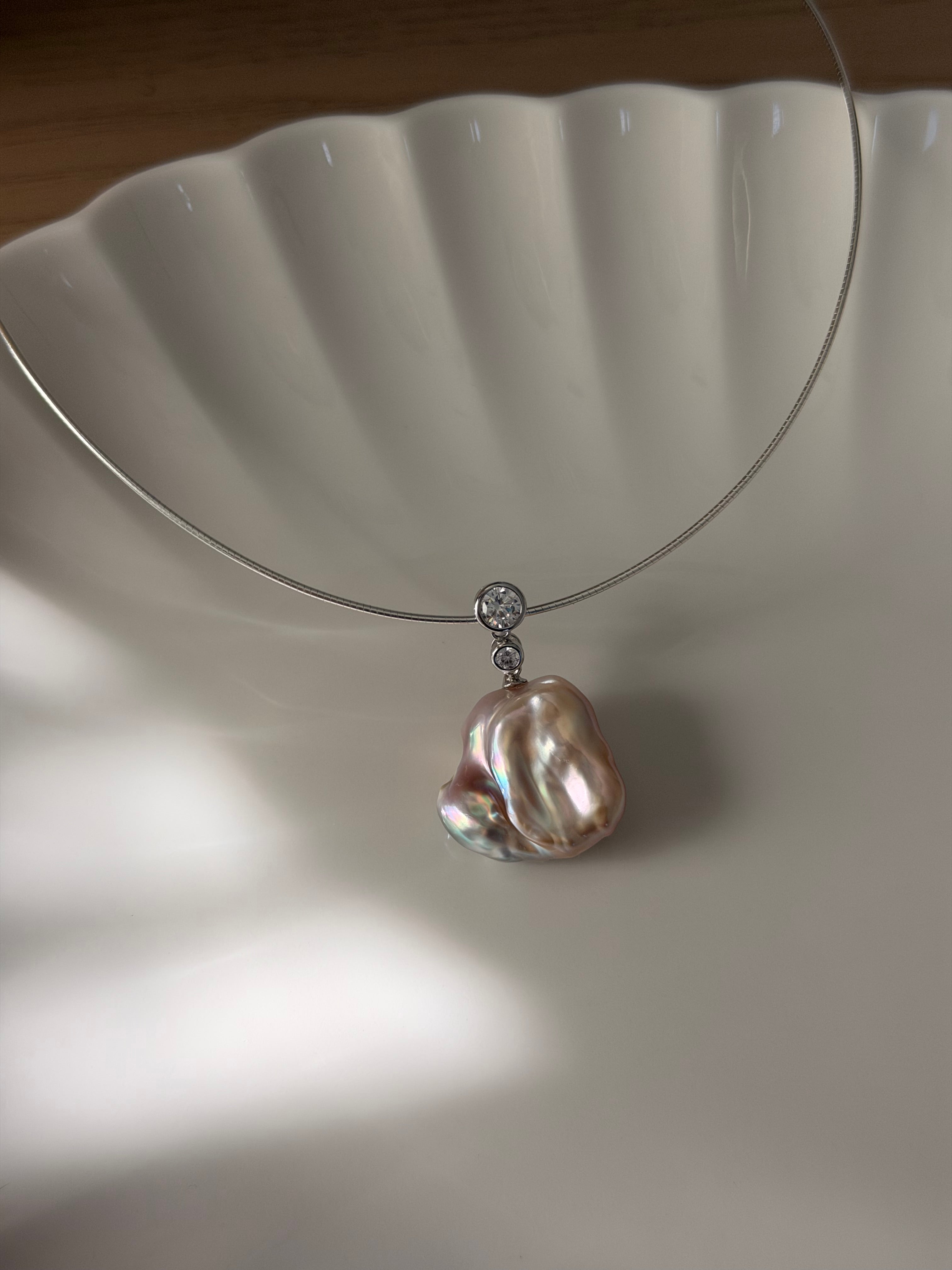 Contour Necklace