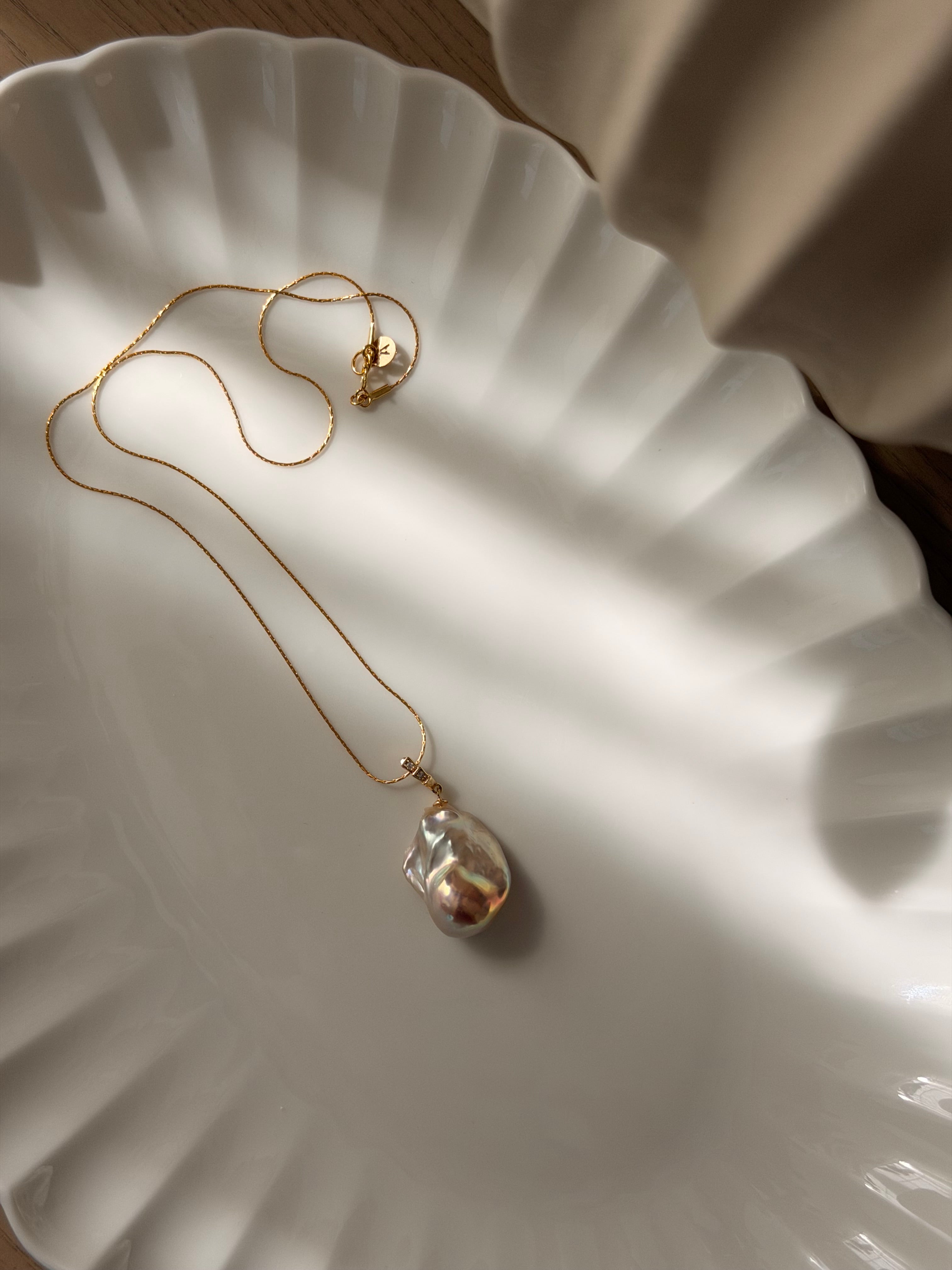 Alba Necklace