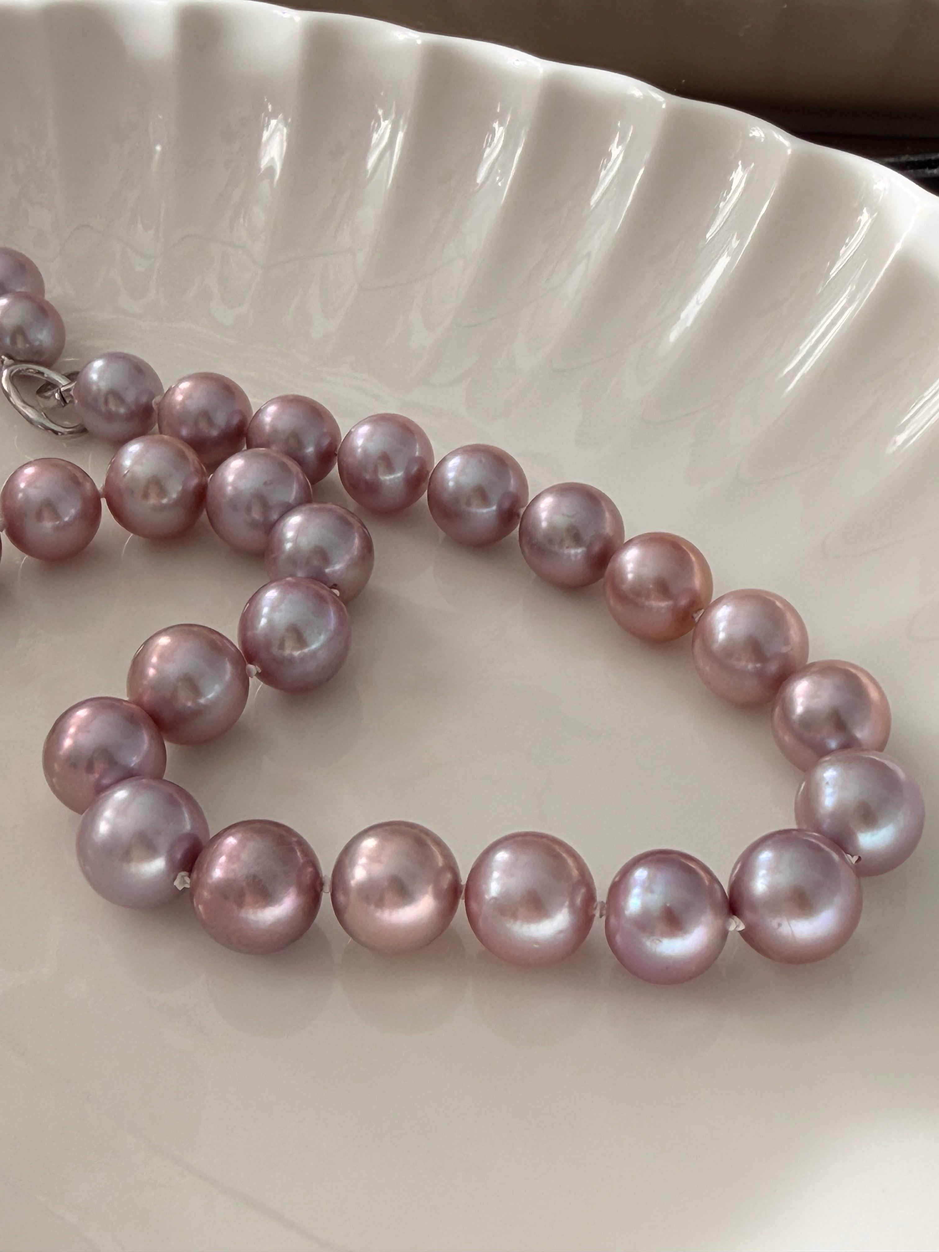 Lumi Necklace — Milky Lavender