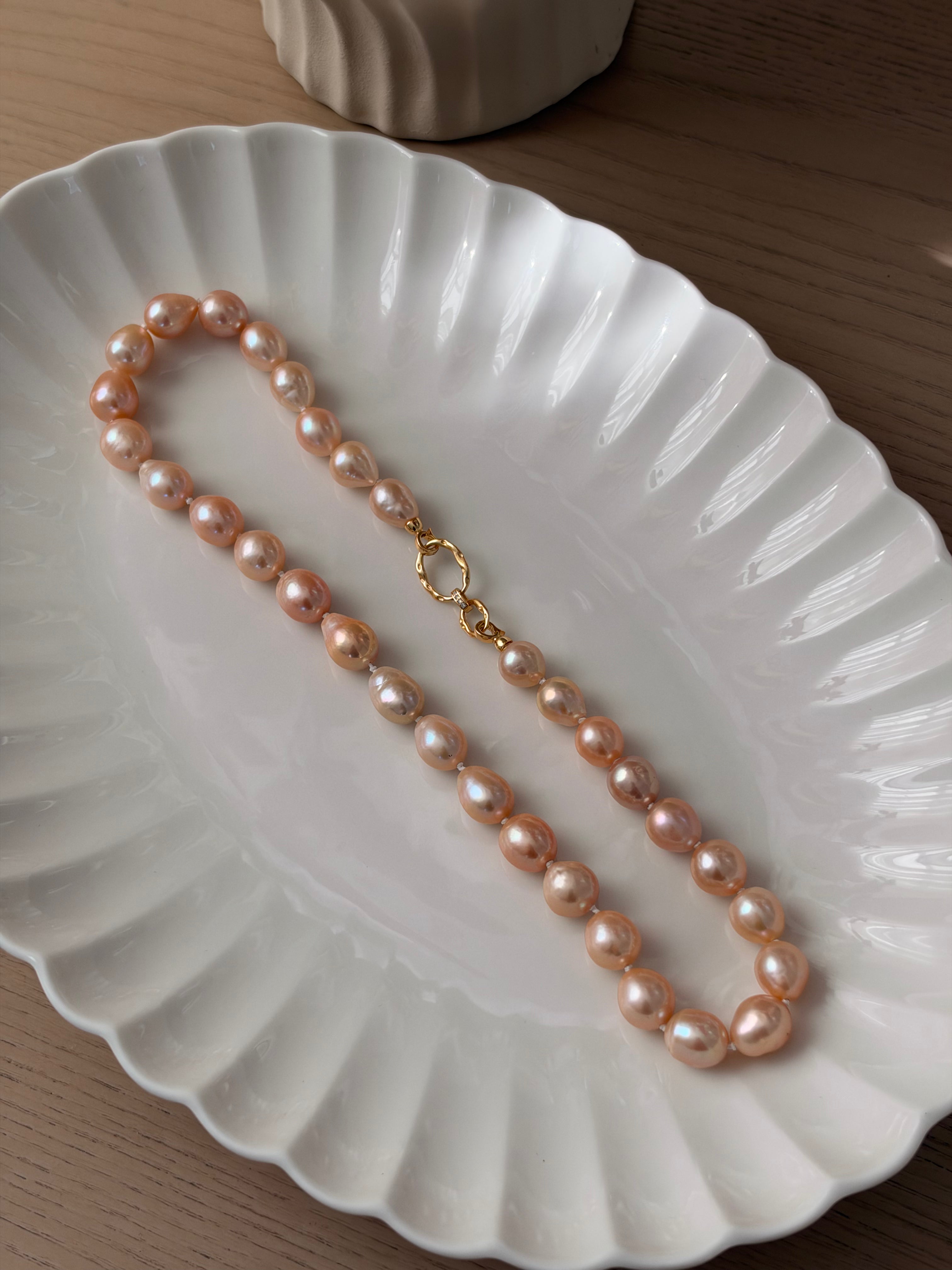 Forma Necklace