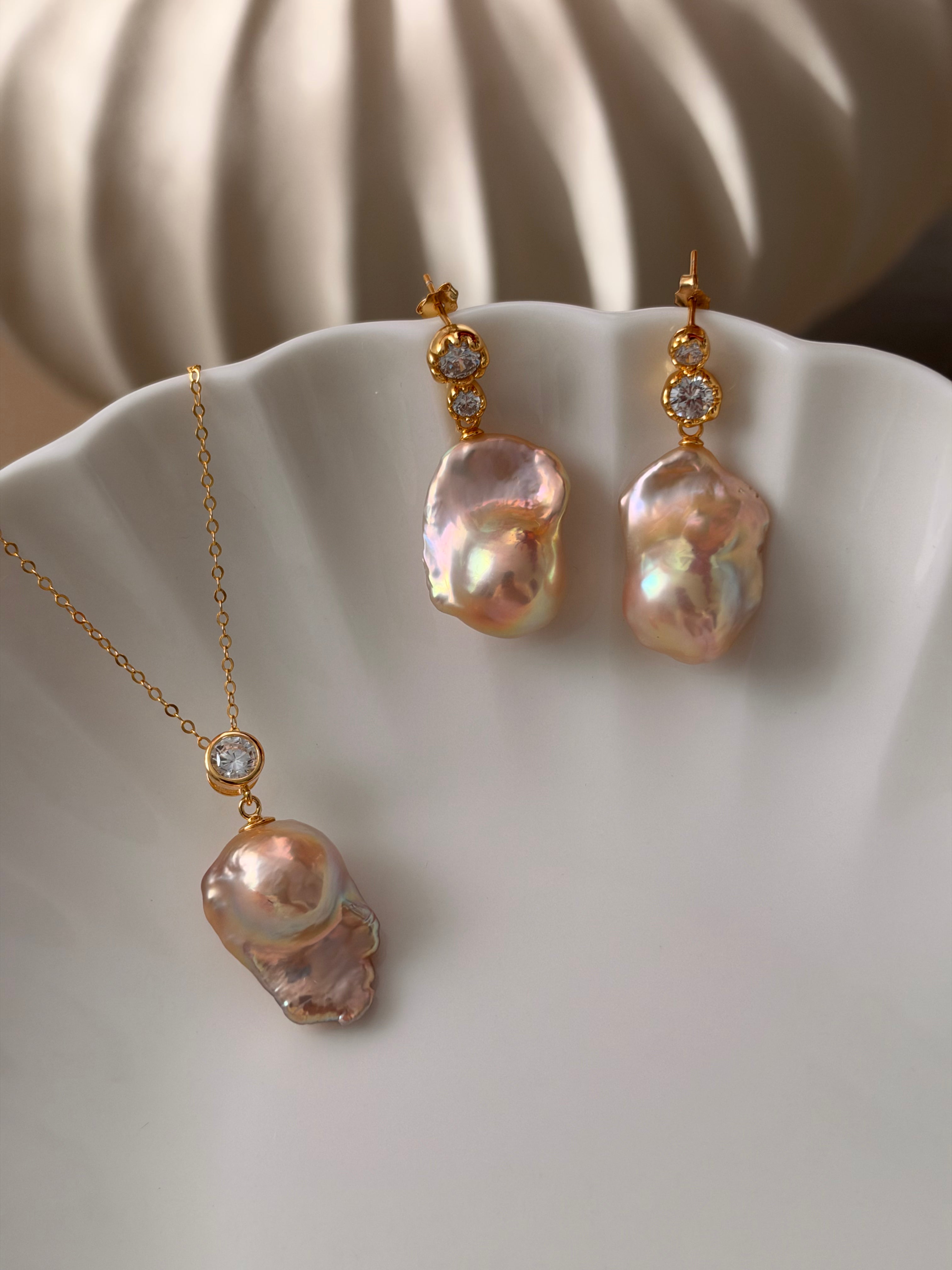 Kelyn Necklace