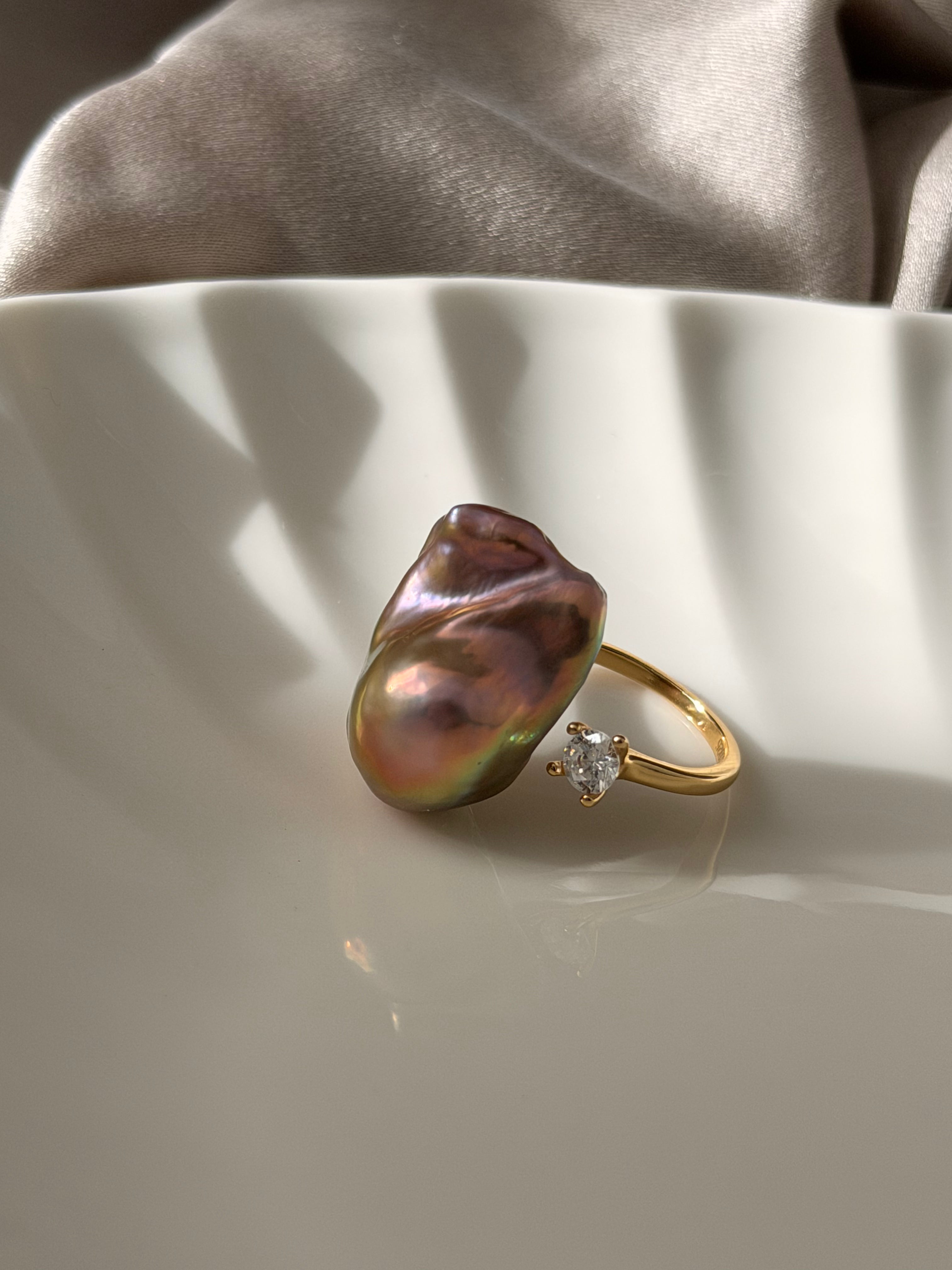 Aurora Liora Ring