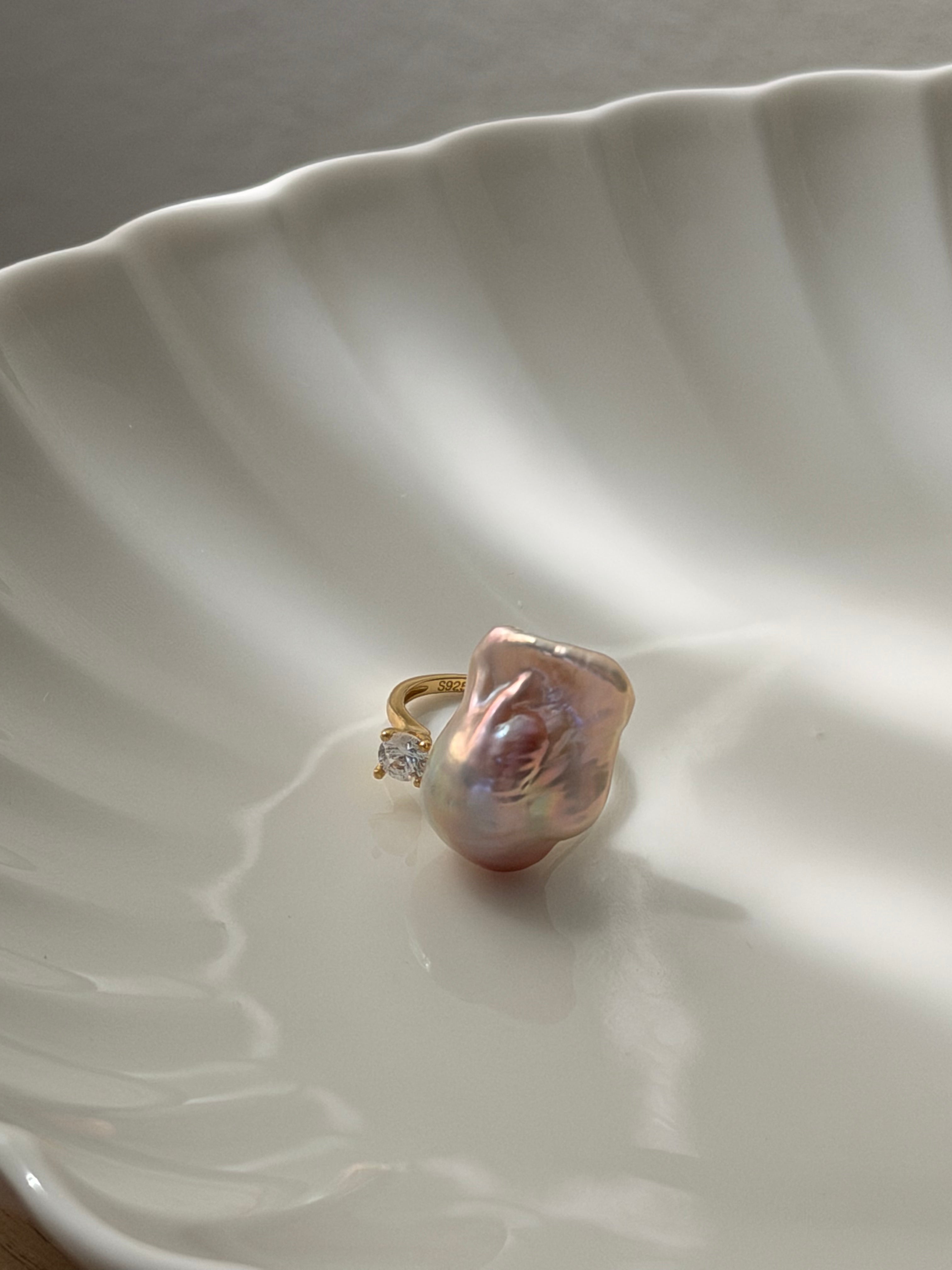 Aurora Liora Ring