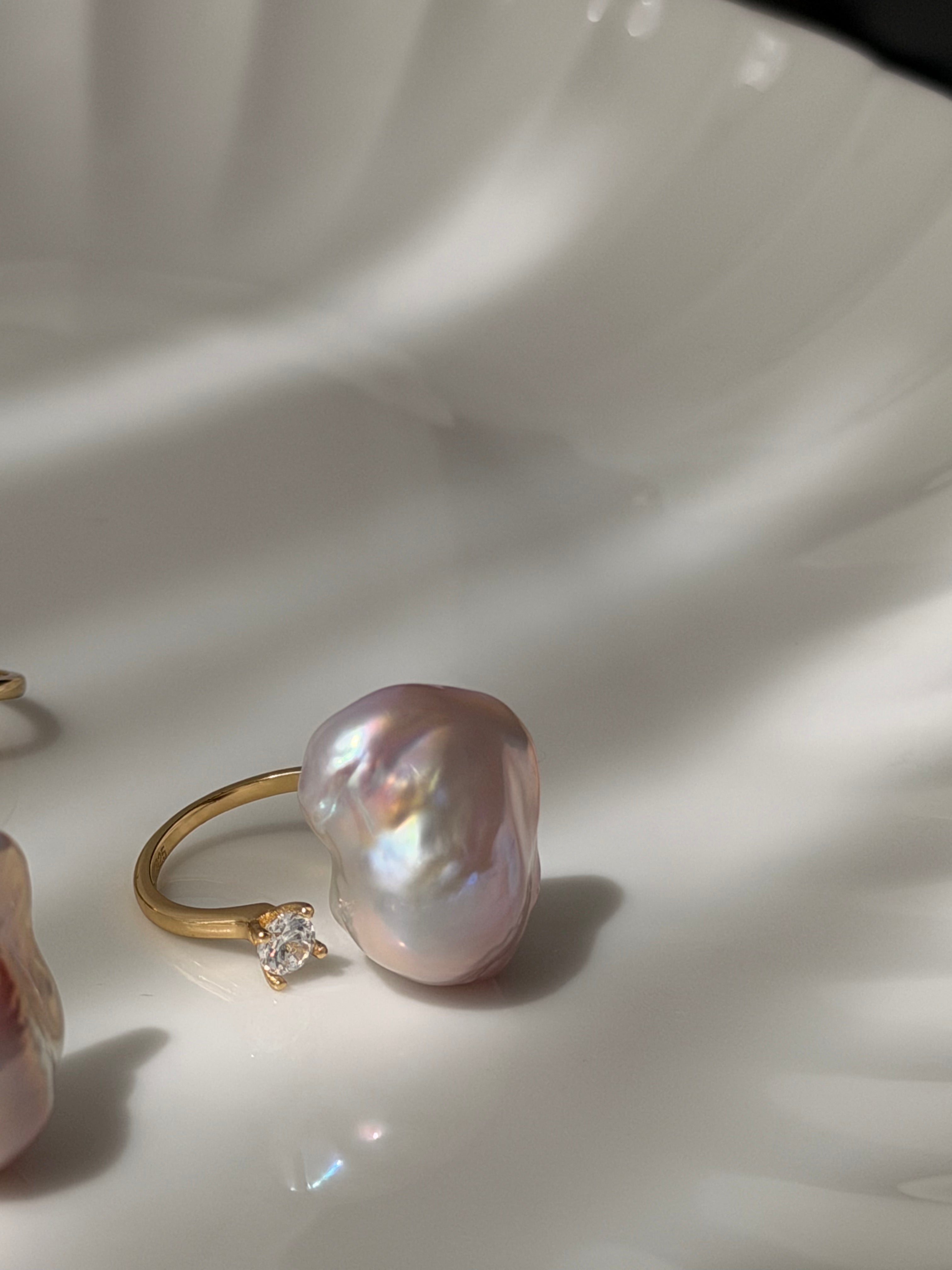 Aurora Liora Ring