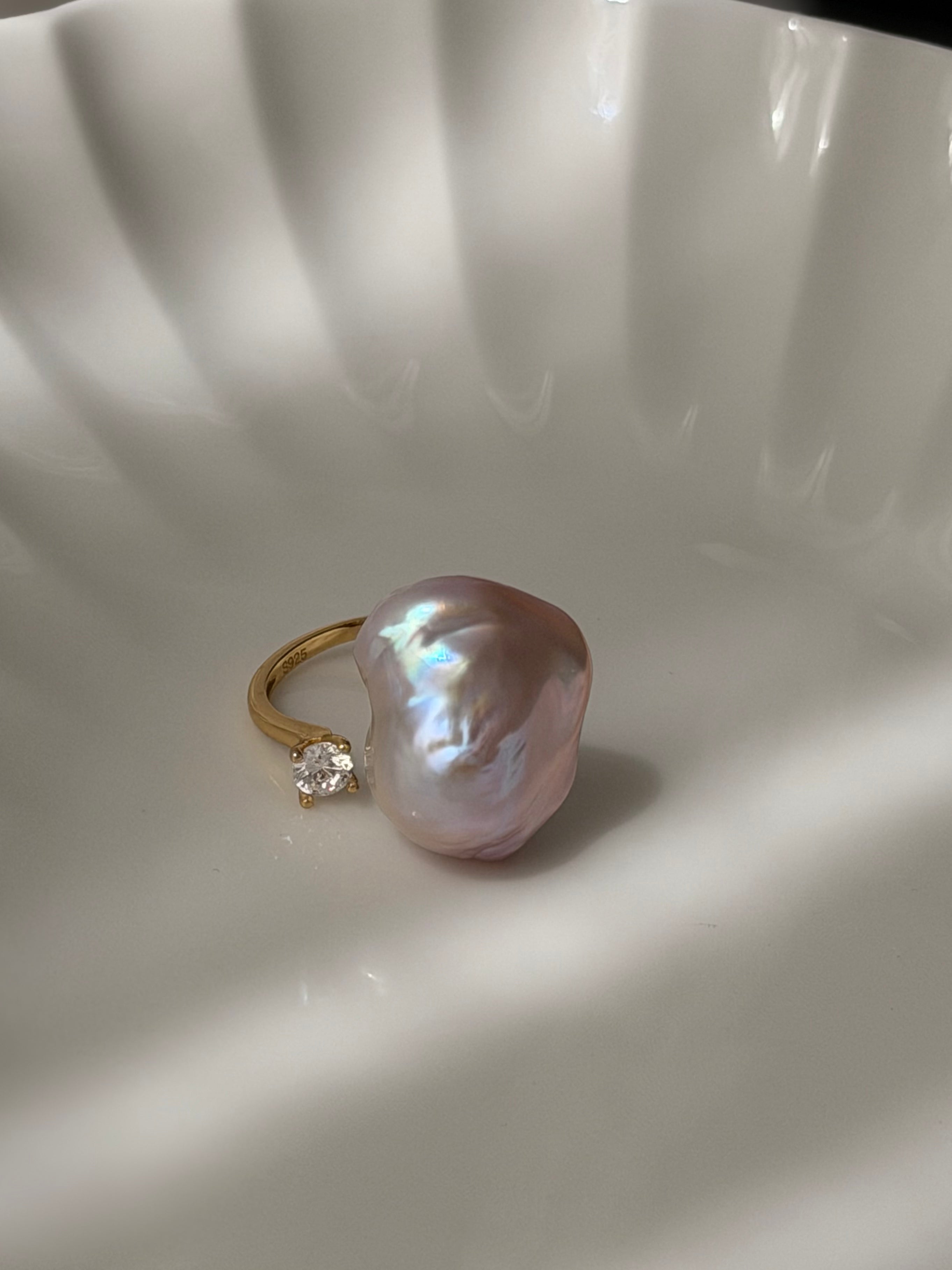 Aurora Liora Ring