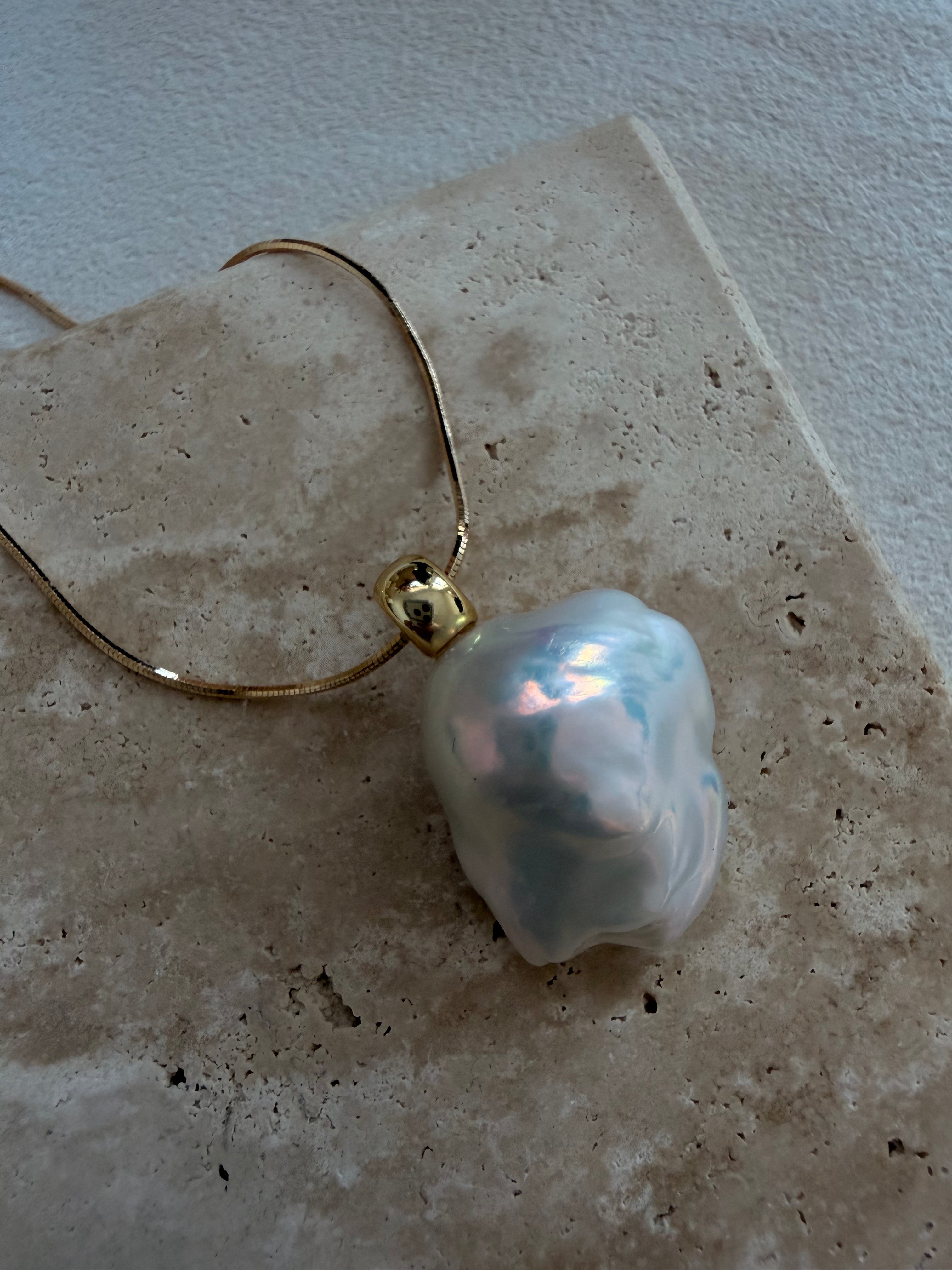 Miss Glow – Baroque Pearl Necklace