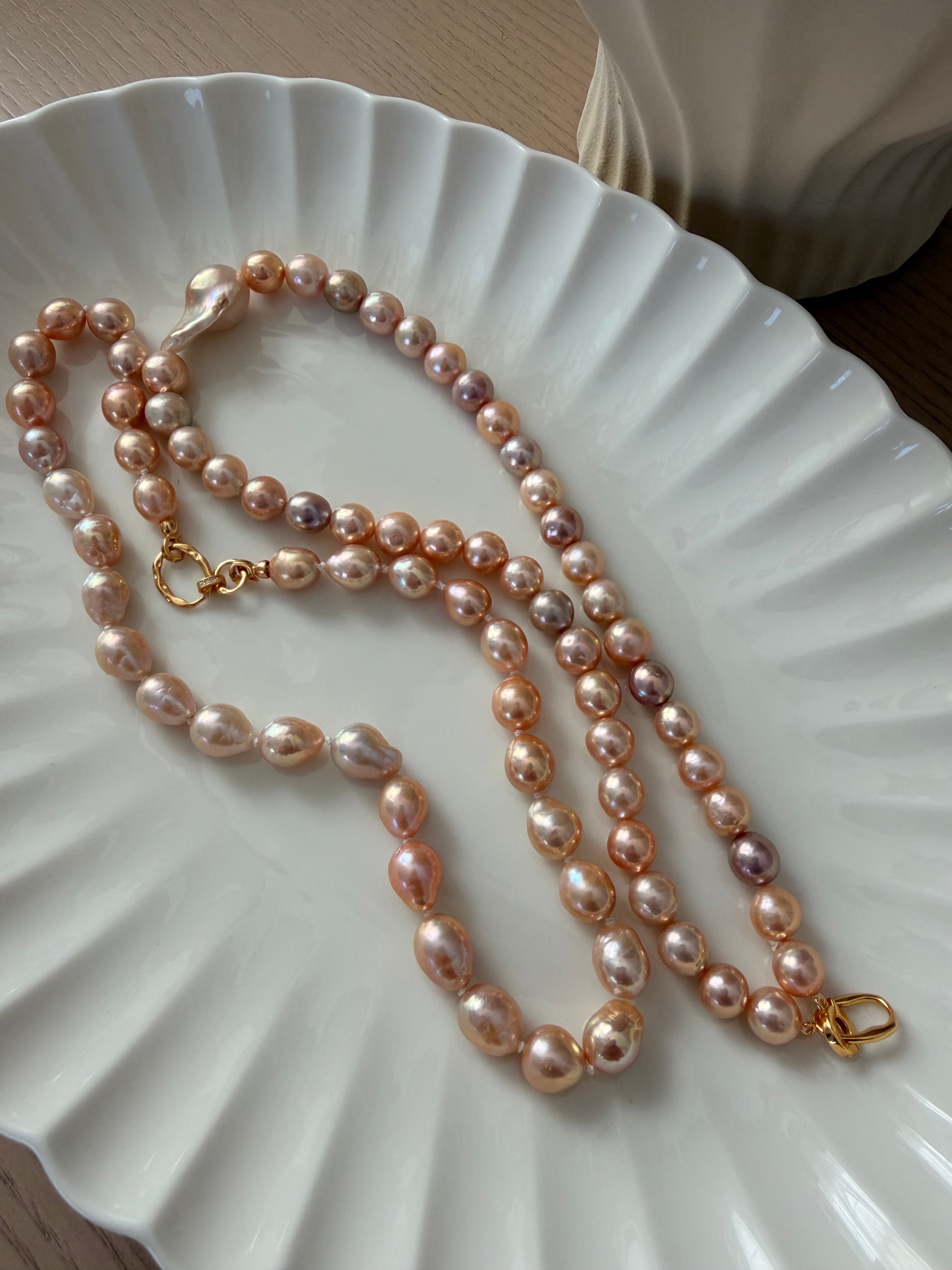 Aurora Forma Necklace