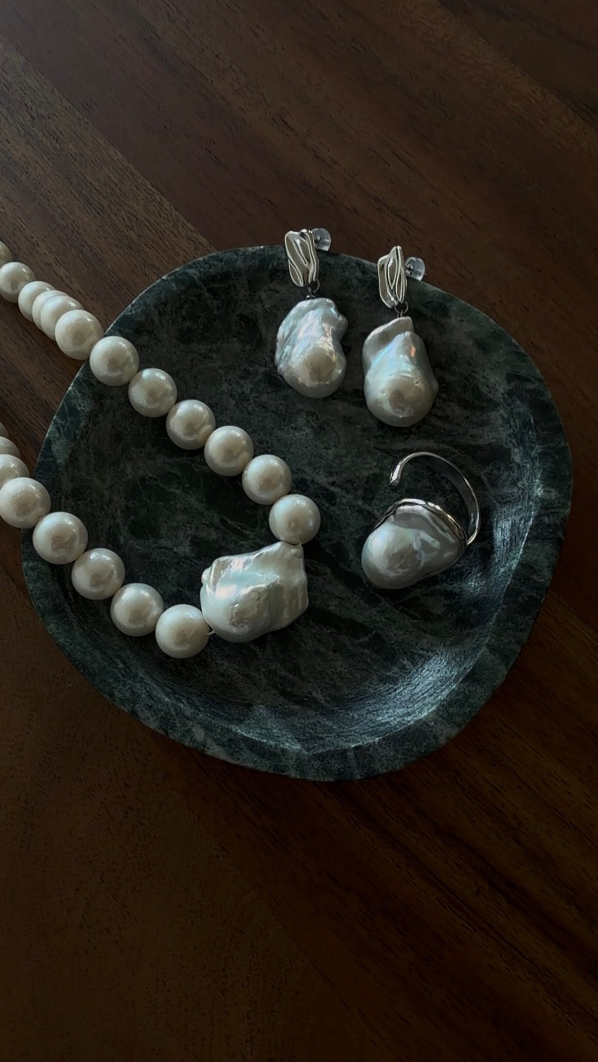 Aurora Signature Baroque Set – Classic Glow 🤍