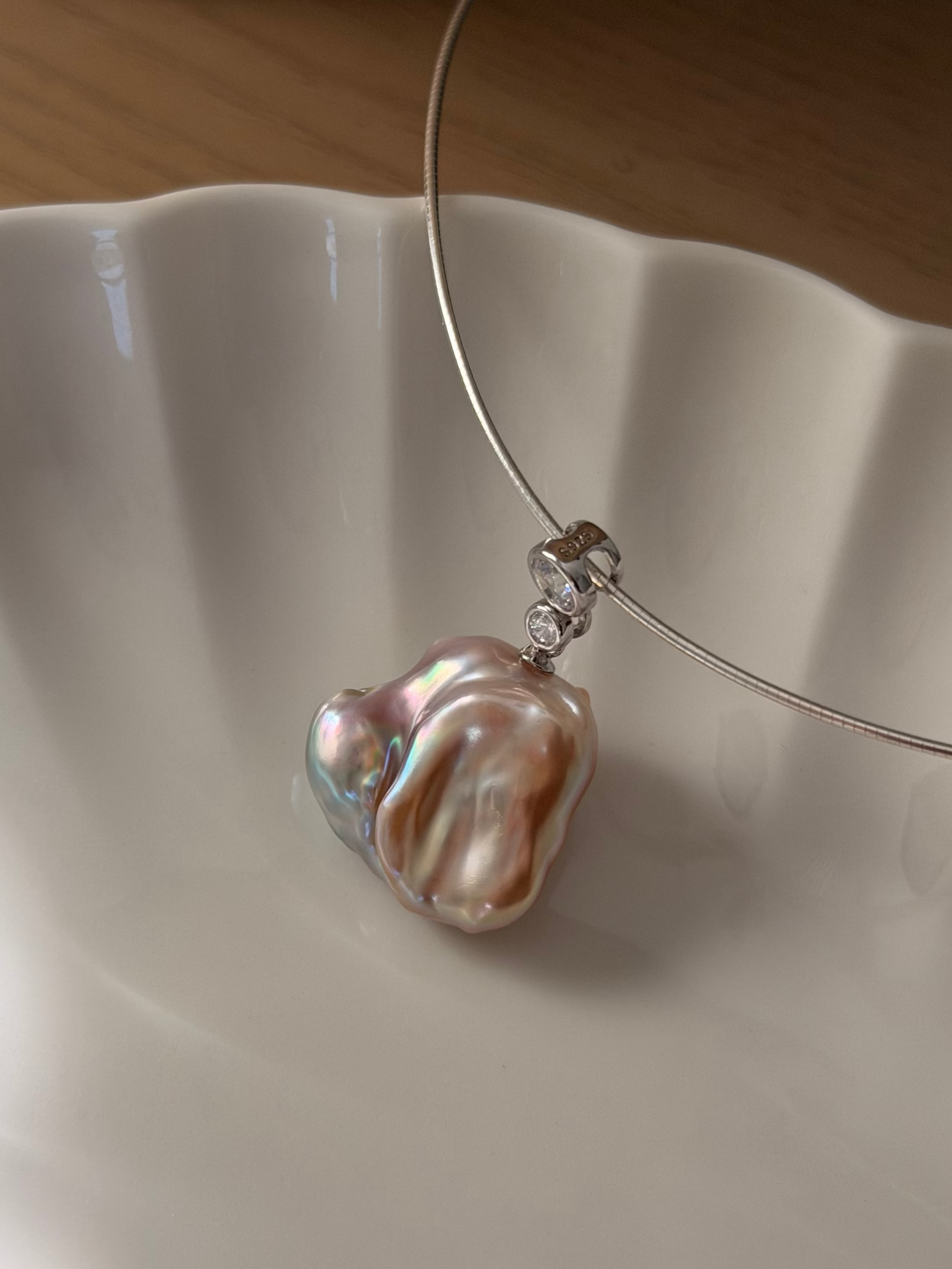 Contour Necklace