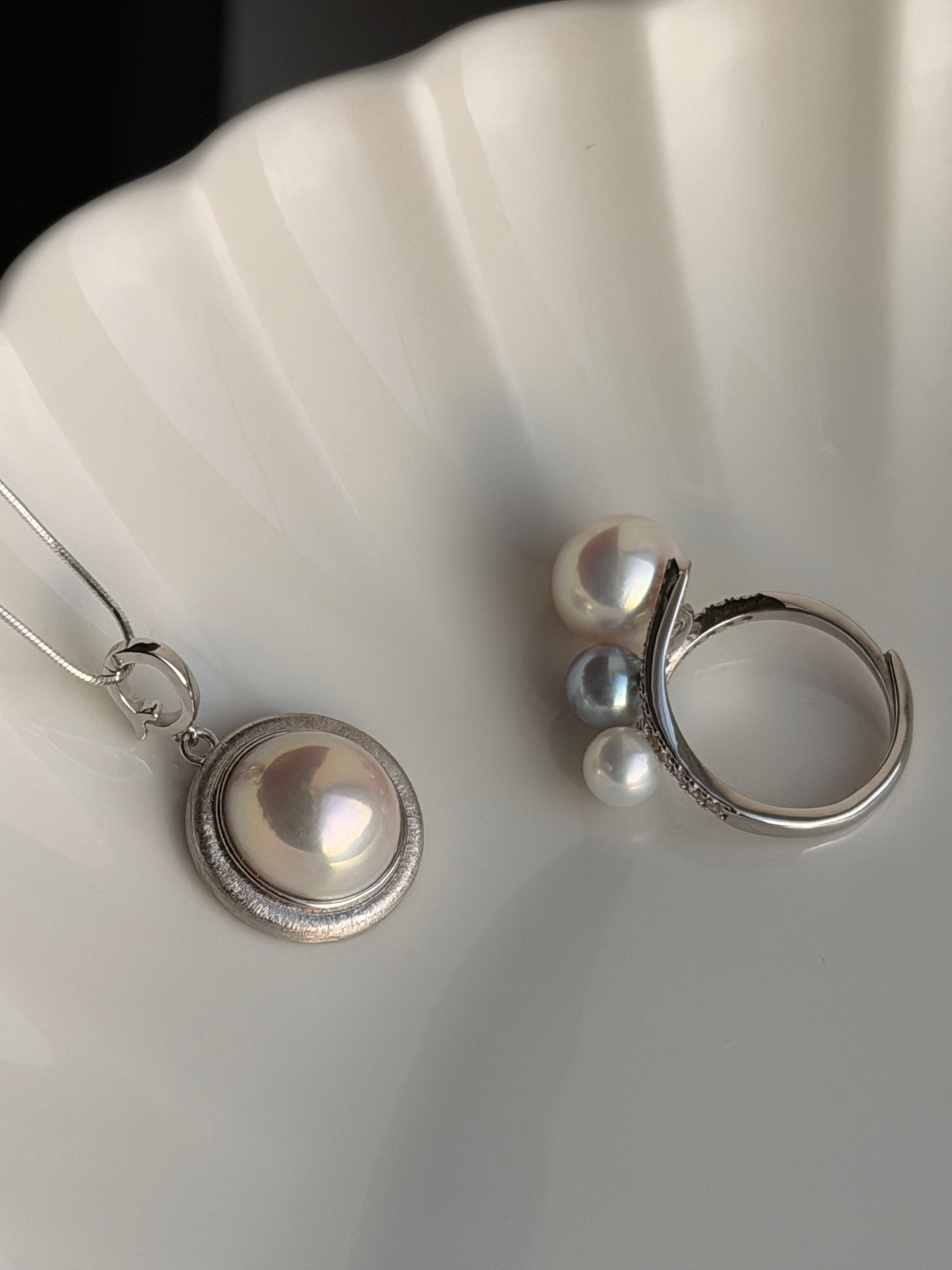 Held Light Mabé Necklace