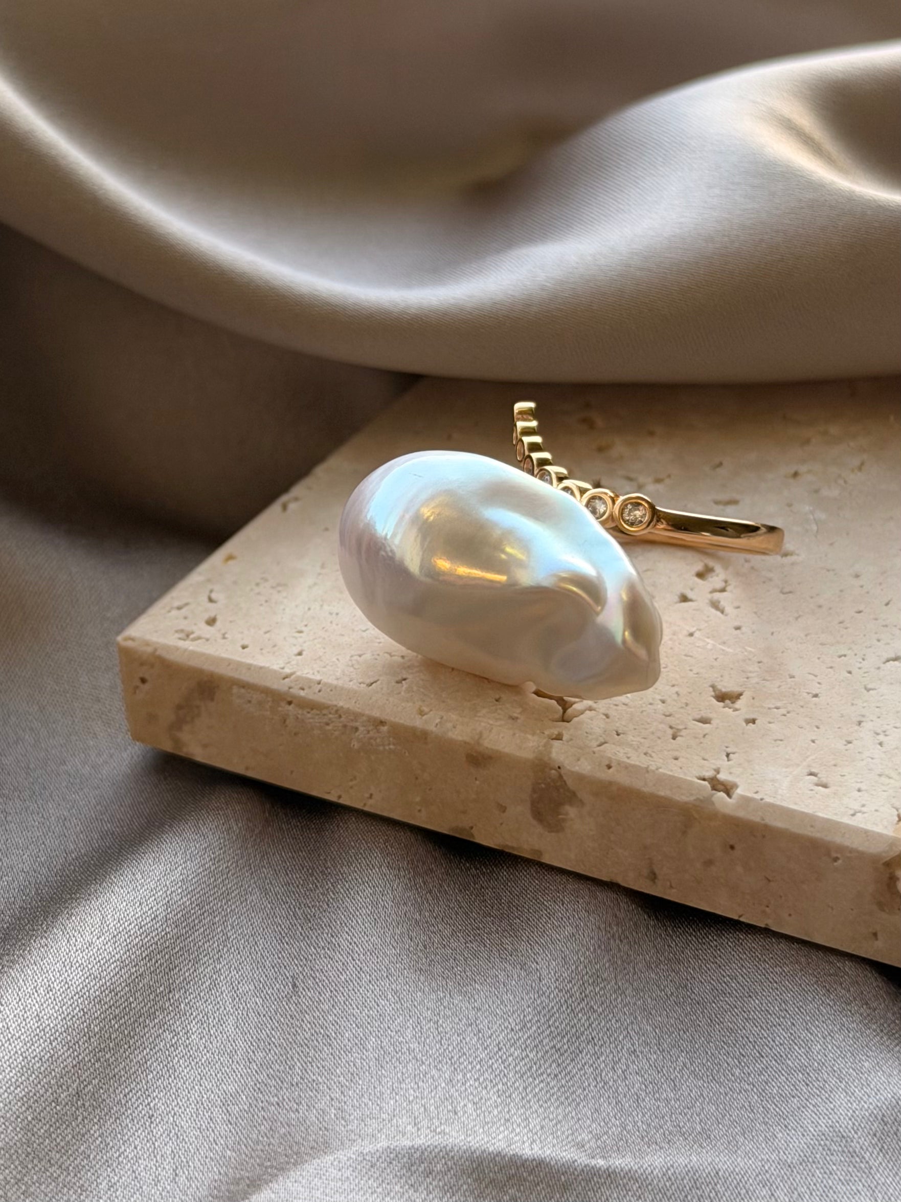 Golden Reverie Baroque Ring