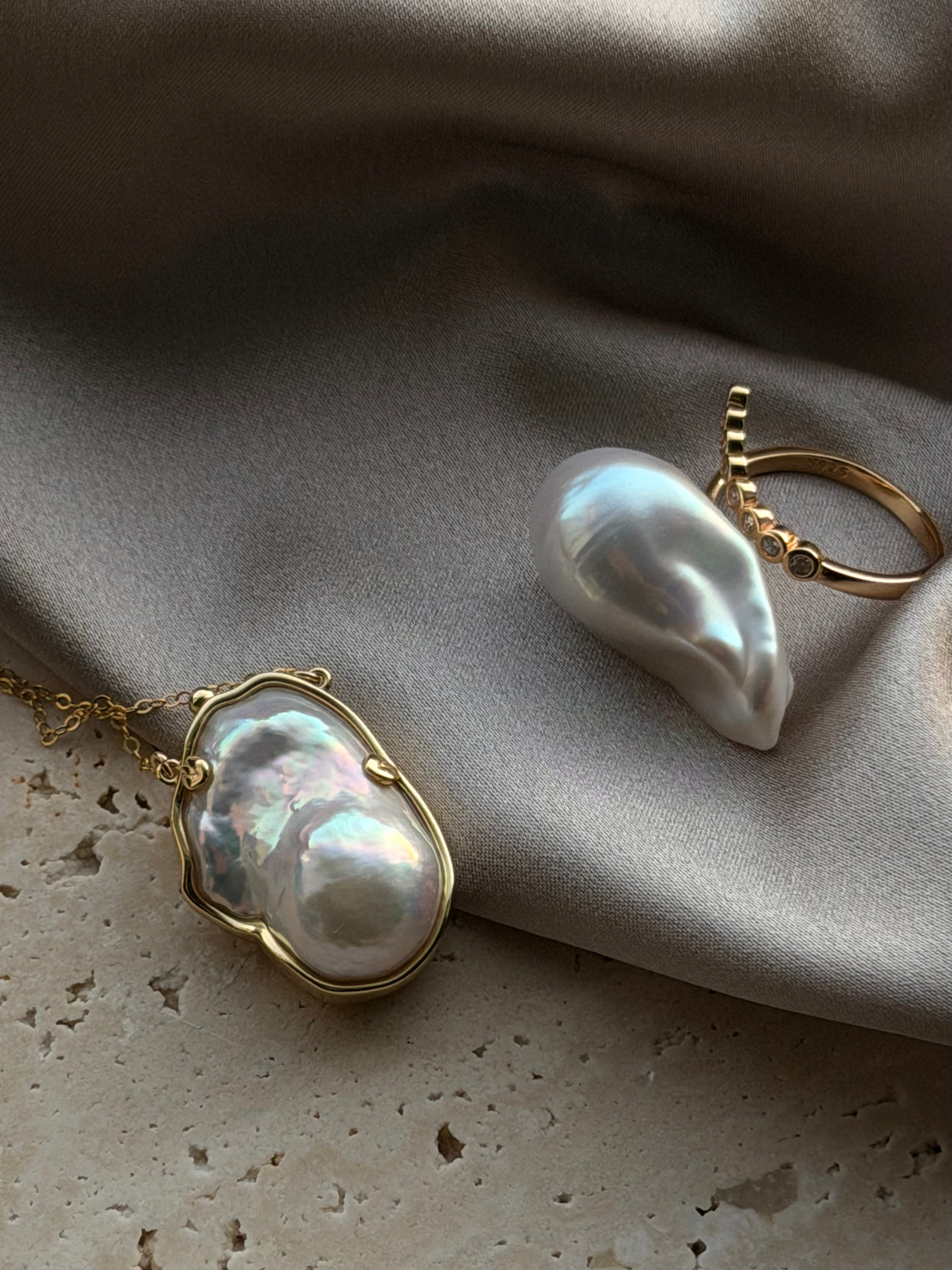 Golden Reverie Baroque Ring