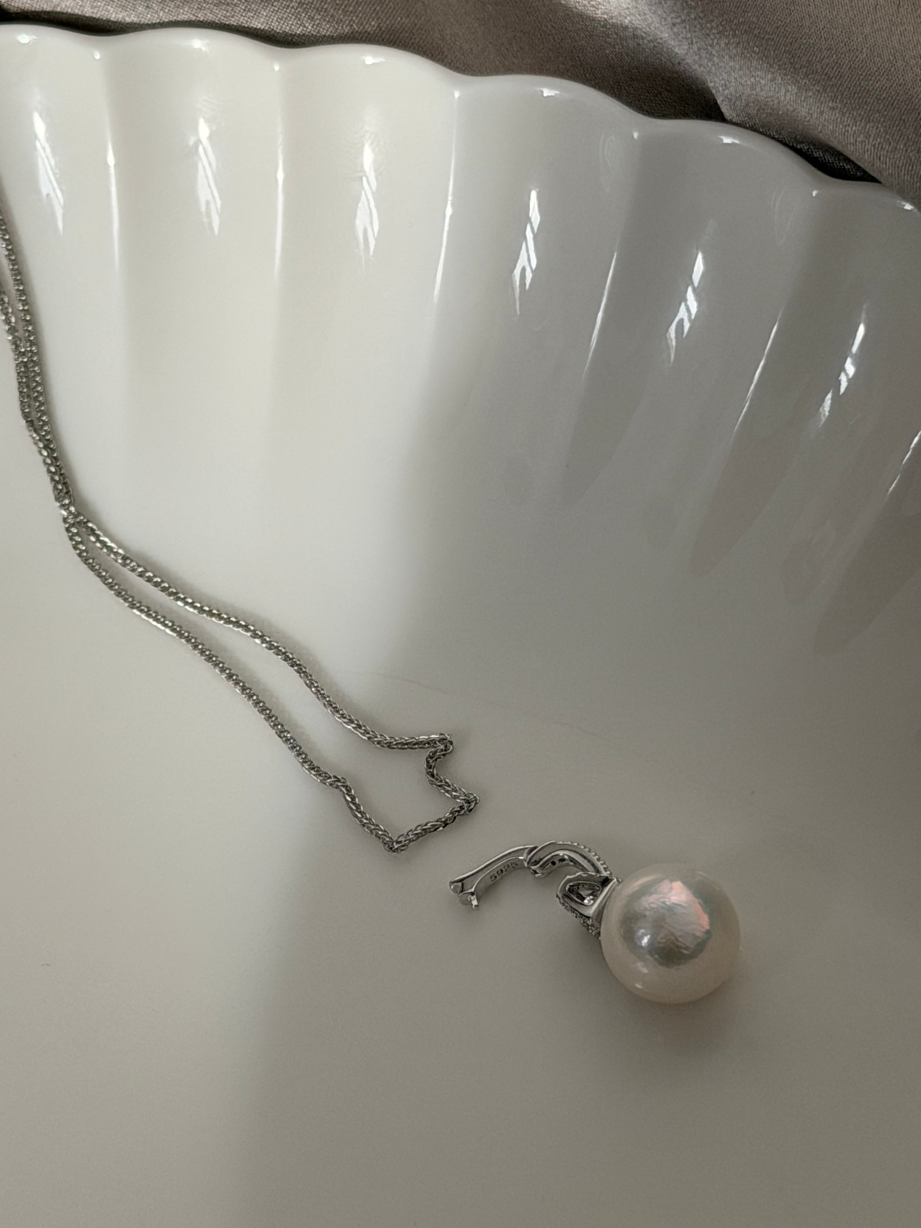Lumen Clasp Necklace